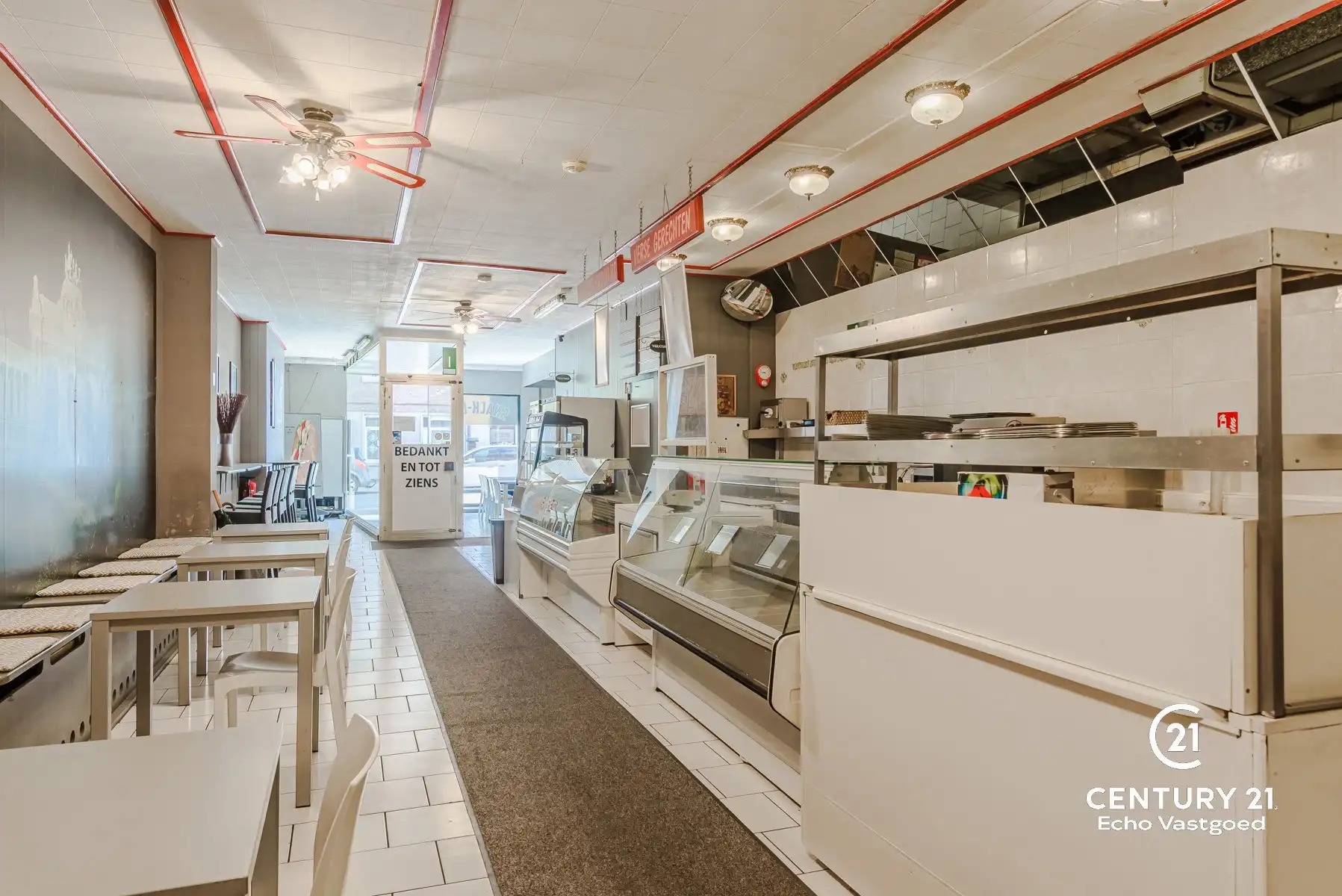 Ruim, startklaar handelspand met woonst op toplocatie foto 4