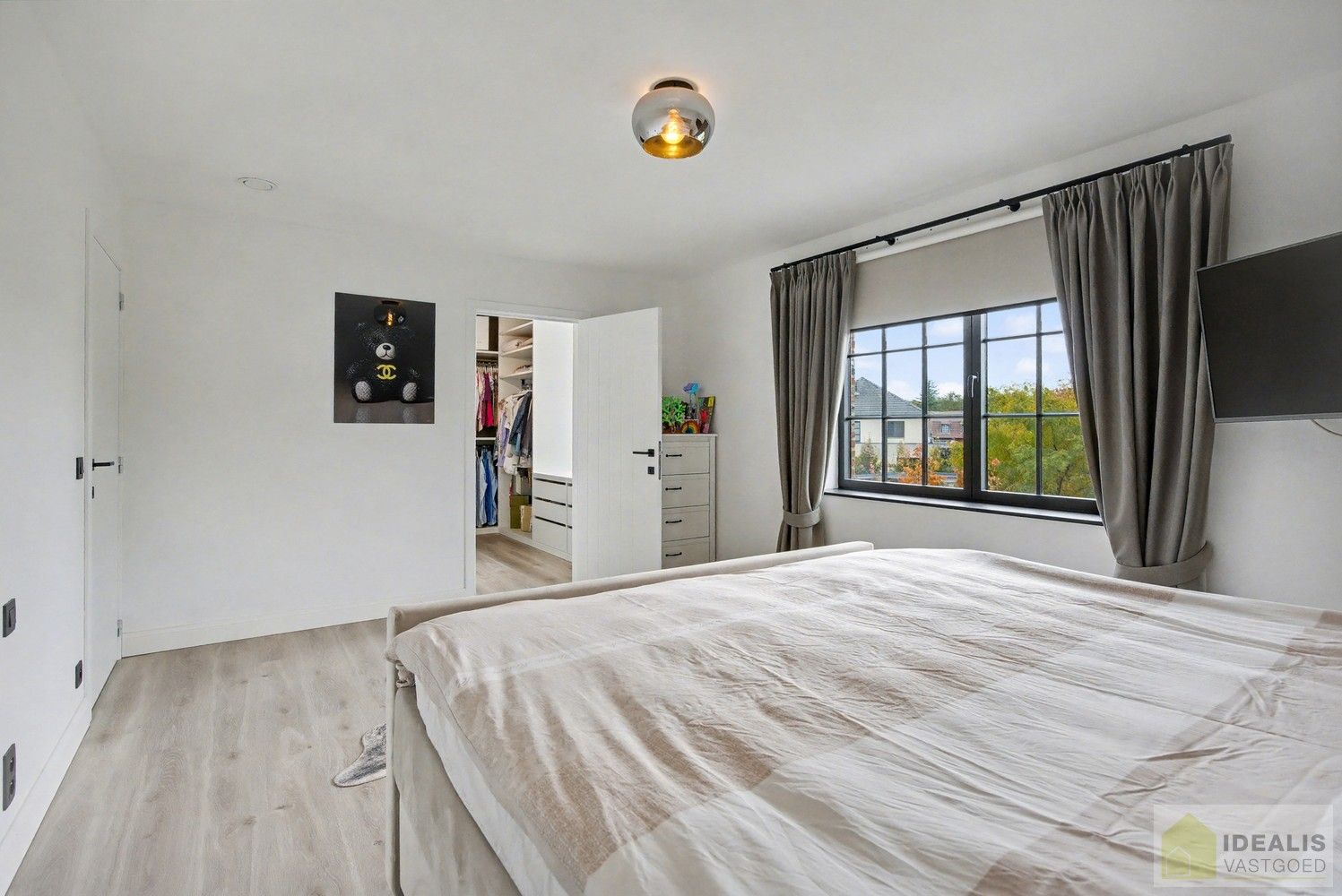 IDEALIS VASTGOED - BIJZONDERE EN HOOGWAARDIG AFGEWERKTE VILLA OP GEGEERDE LOCATIE foto 42