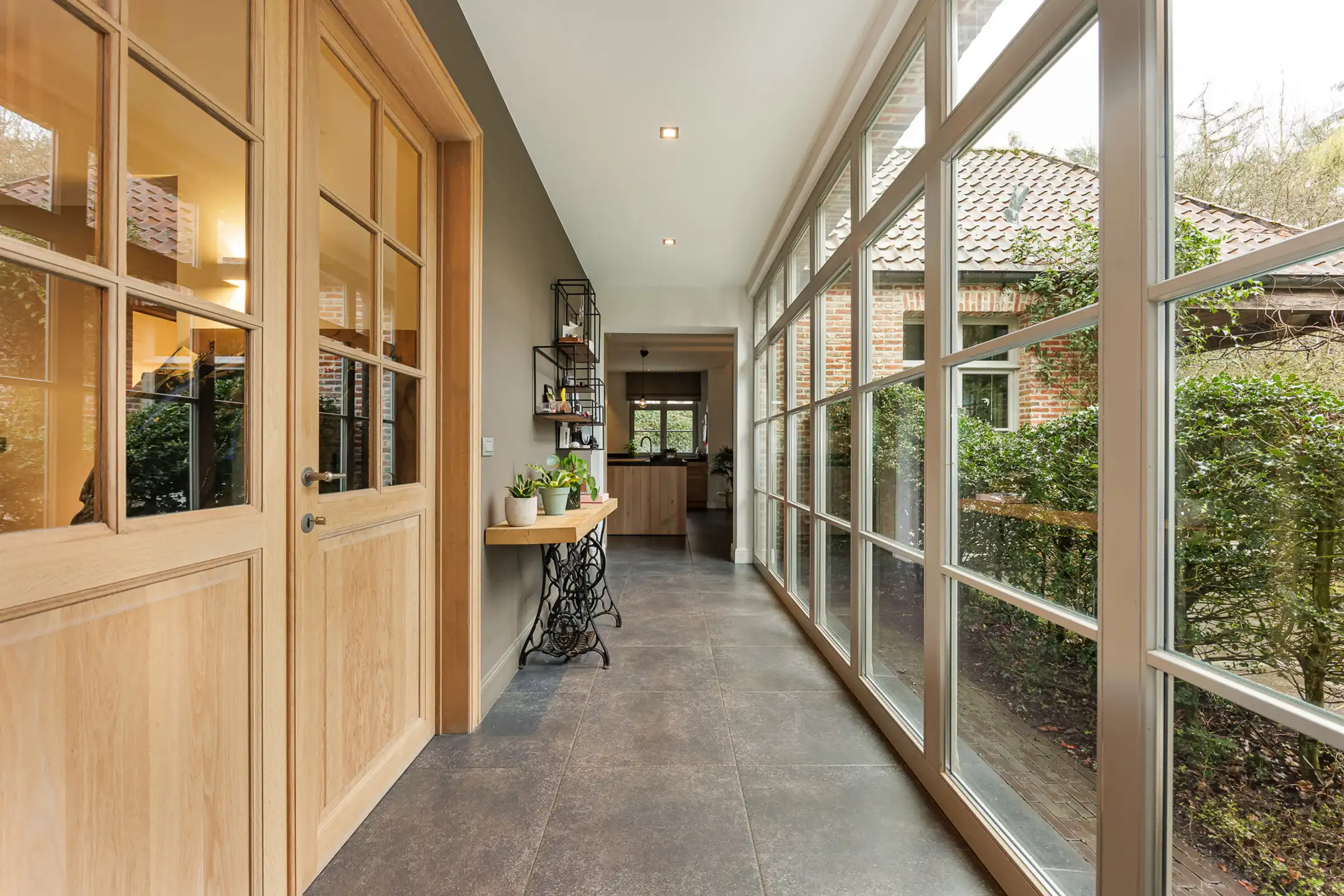 Stijlvolle pastorijvilla met 6 slaapkamers en prachtige tuin foto 4