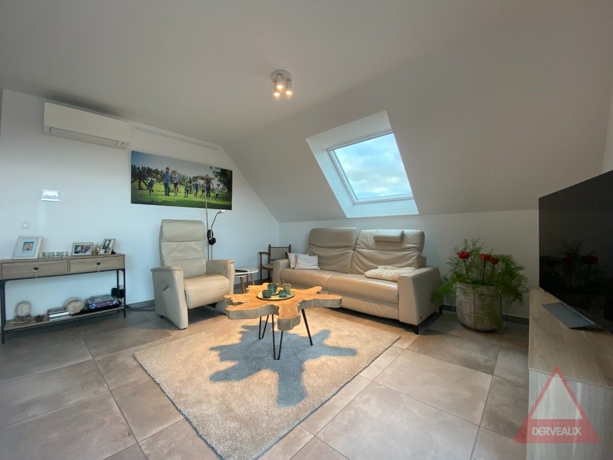 Zonnebeke – Dakappartement met terras en landelijk zicht foto 4