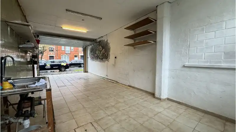 Comfortabele 3-slaapkamerwoning met tuin + zeer ruime GARAGE te koop in Brugge foto 17