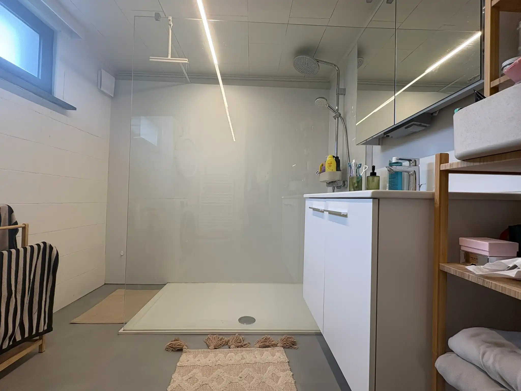 Ruime rijwoning met 3 slaapkamers, garage en tuin foto 6