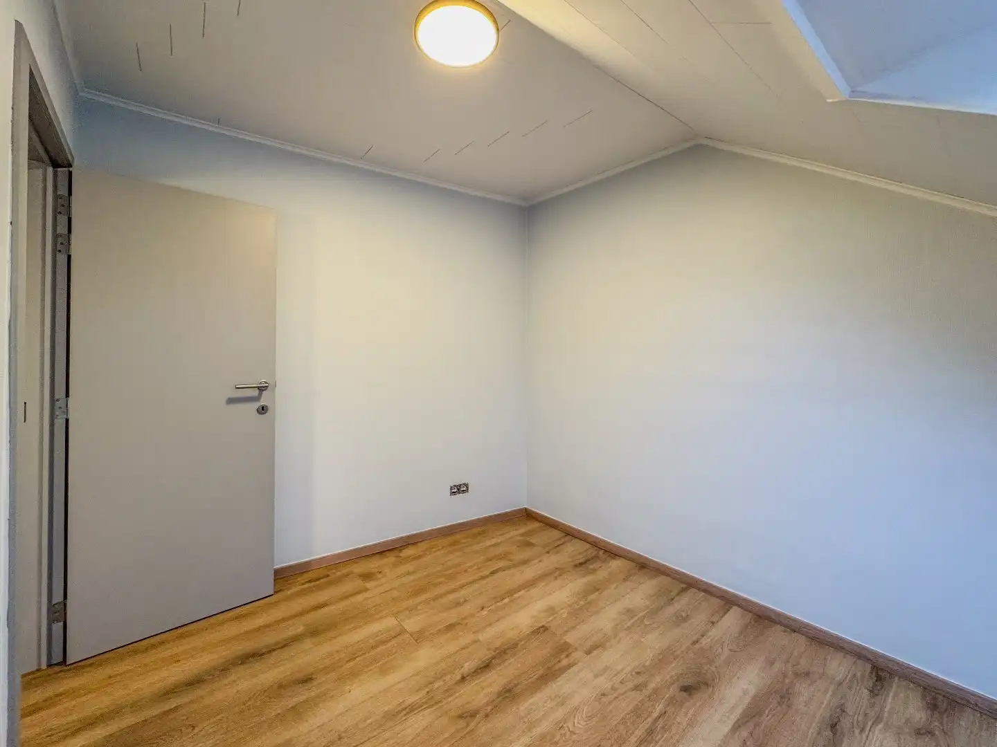 Verrassend ruime woning met 3 slaapkamers en polyvalente ruimte. foto 24