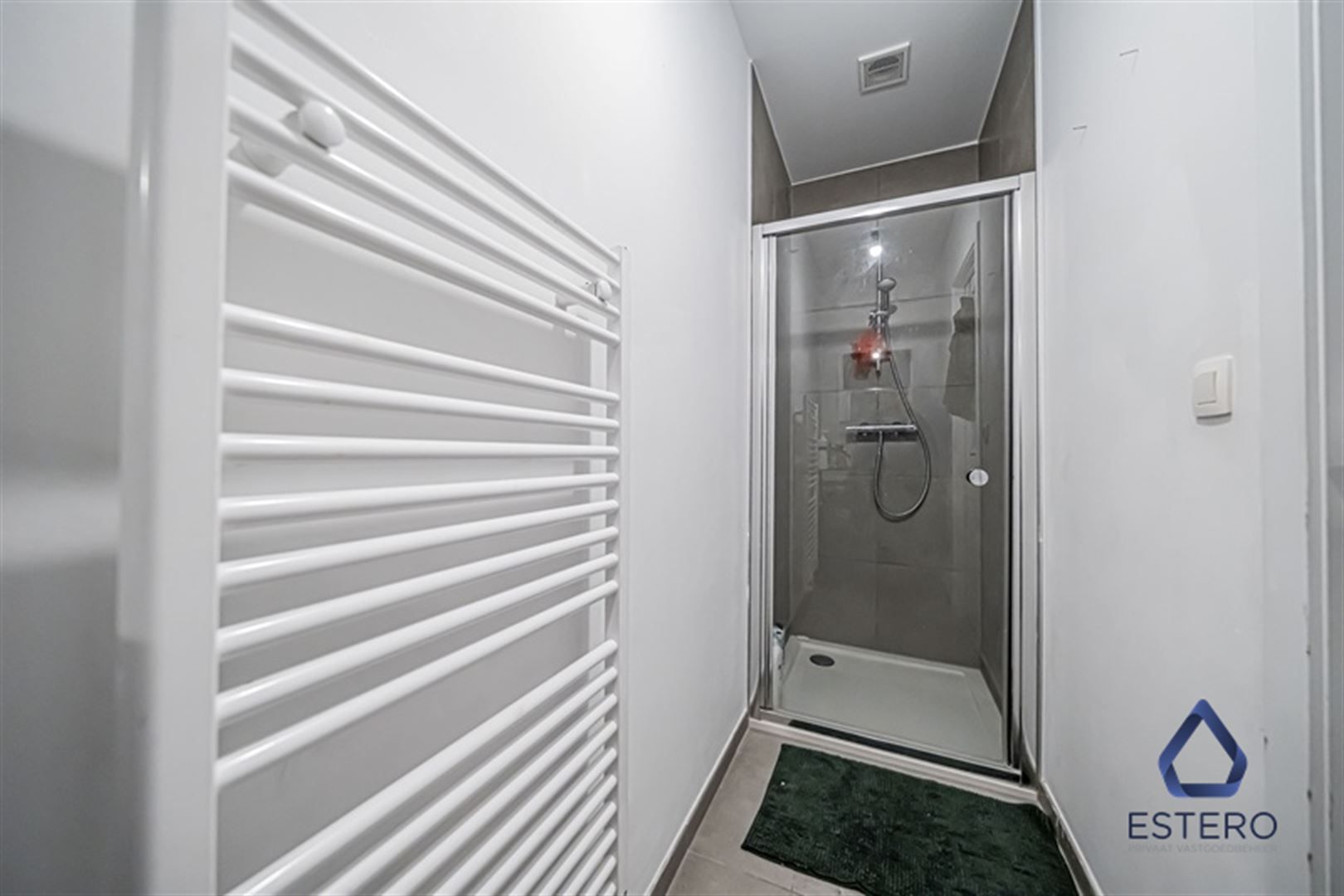 Ruim 3 slaapkamer appartement nabij het centrum van Brussel foto 9