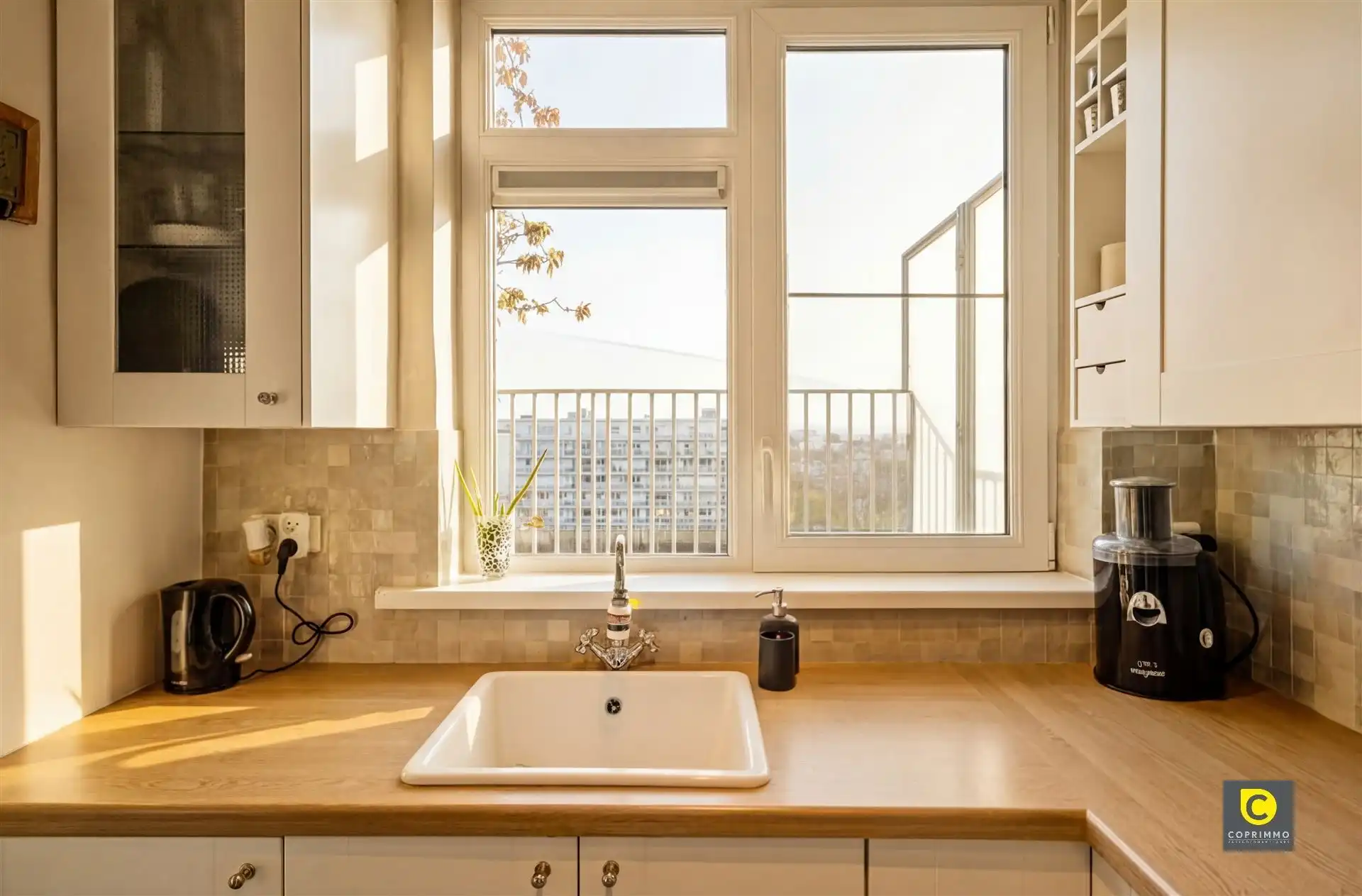 Lichtrijk dakappartement met ruim terras foto 4