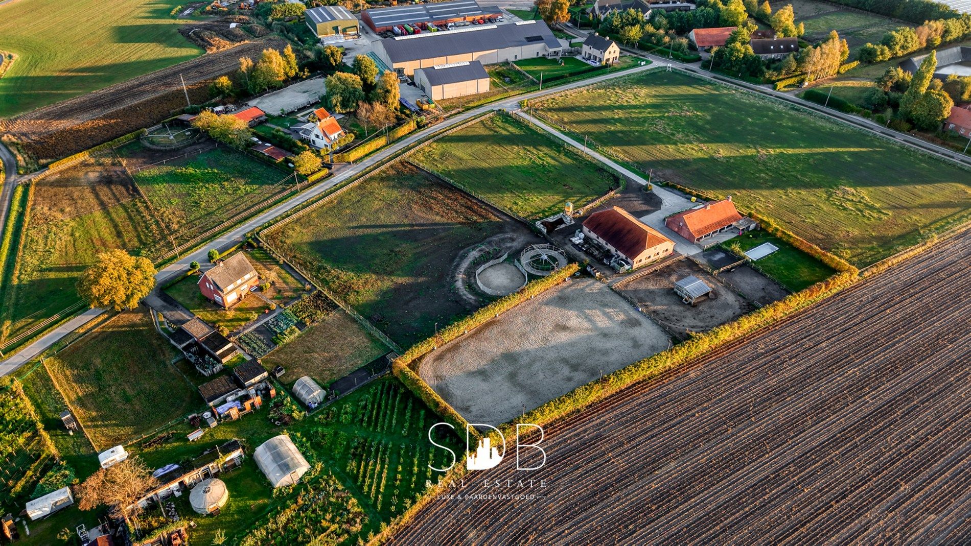 Prachtige landelijke woning met hippische accommodatie op 2,5hectare foto 41