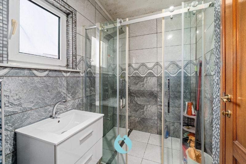 Statig gebouw bestaande uit verschillende units nabij centrum Gent foto 25