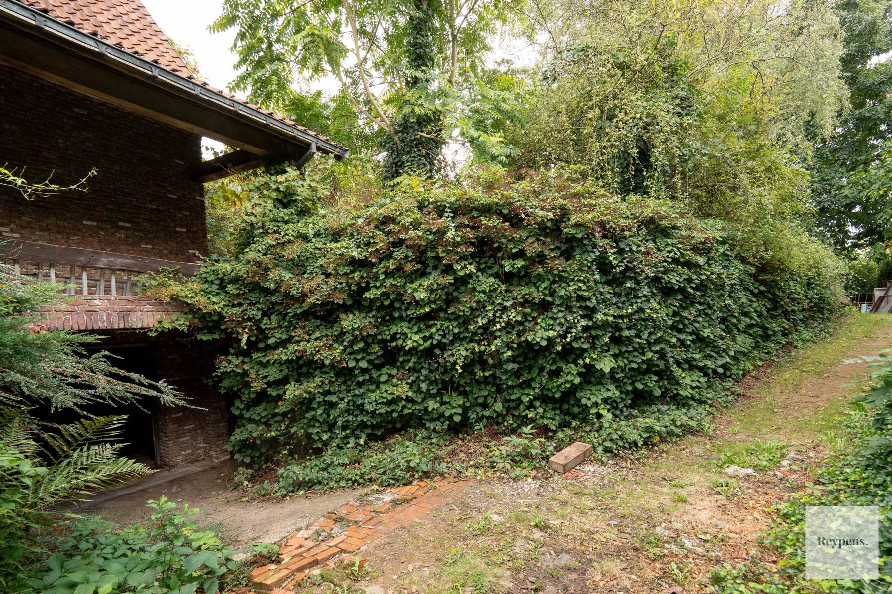 Prachtige landelijke stijlvilla met grote parktuin foto 29