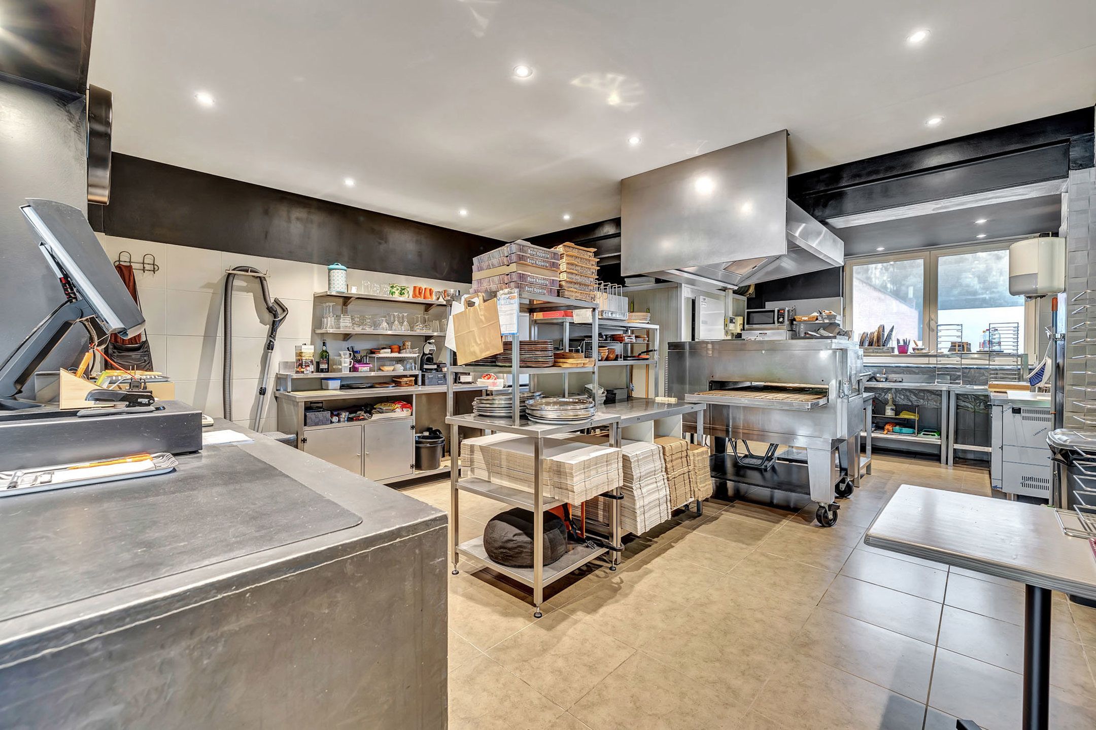 Authentieke woning met handelszaak op toplocatie foto 8