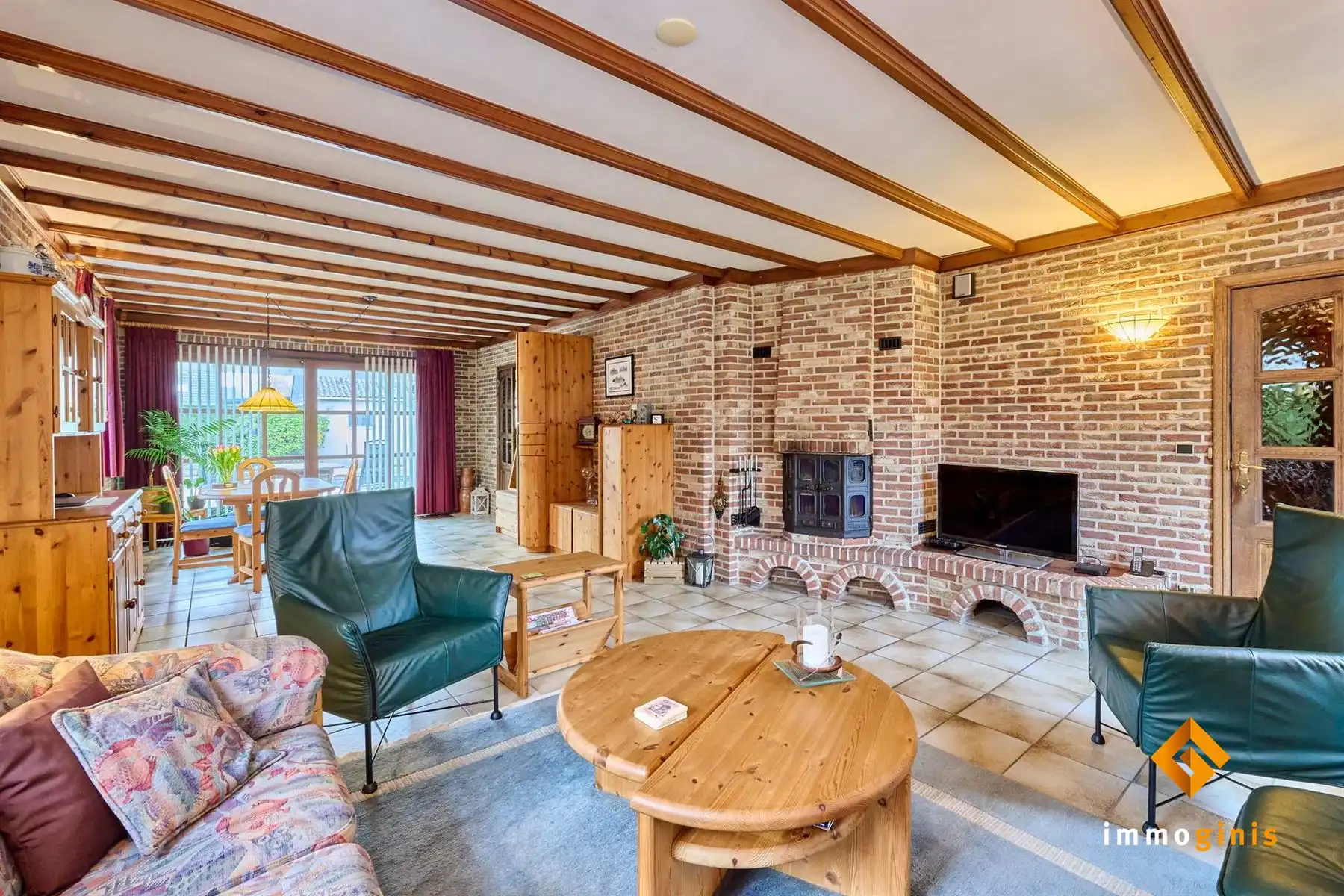 Verrassend ruime woning met 5 slaapkamers en een vrijstaand bijgebouw van 95 m²! foto 3