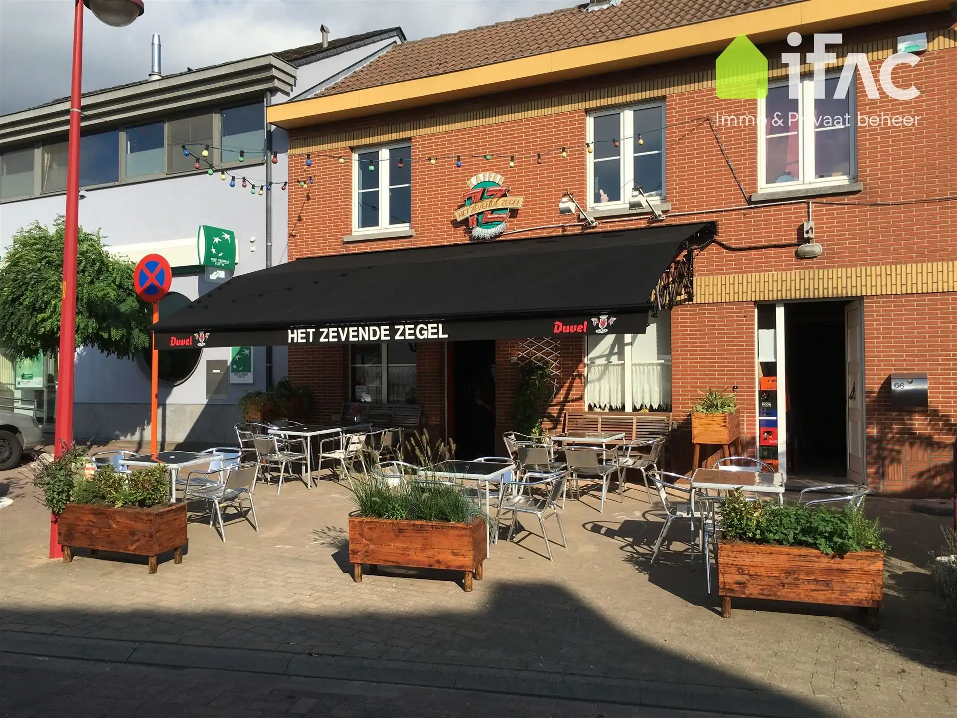 Handelspand met appartement, feestzaal en tuin foto 38
