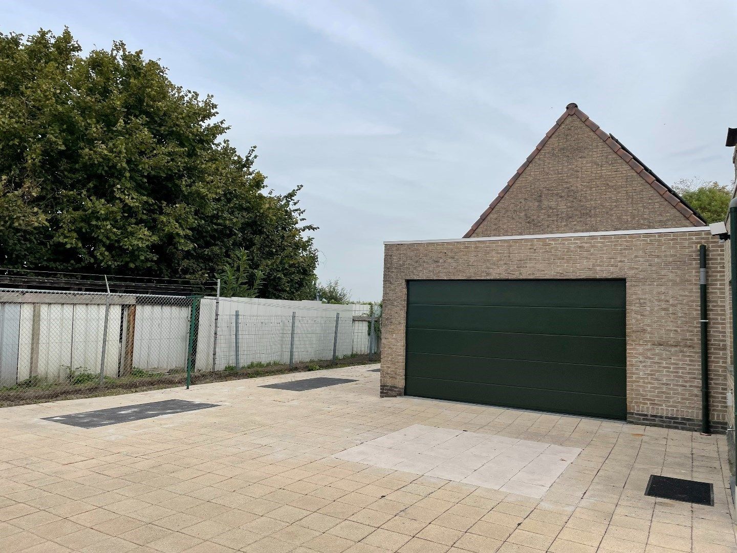 Laagbouwvilla met ruim bijgebouw (garage met studio) foto 13
