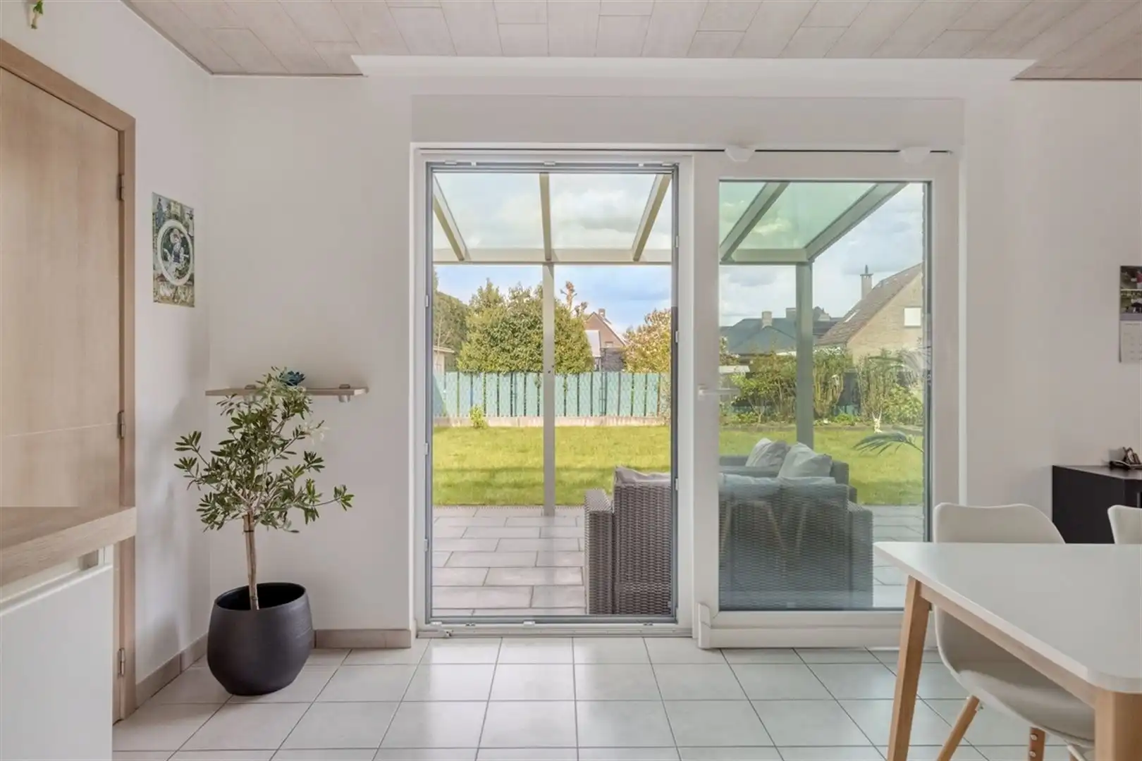Verzorgde woning met 3 slpk en garage foto 17