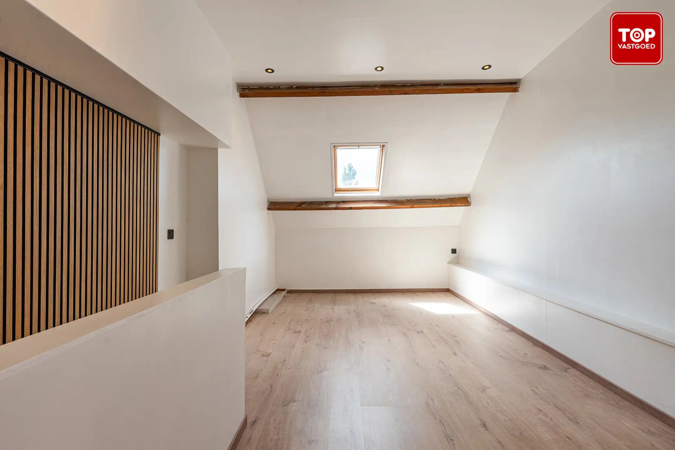 Instapklare woning met mooi aangelegde tuin.  foto 25