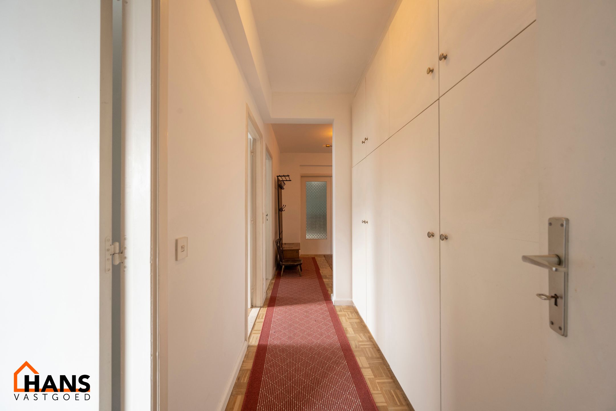 Riant appartement + staanplaats + kelder foto 10