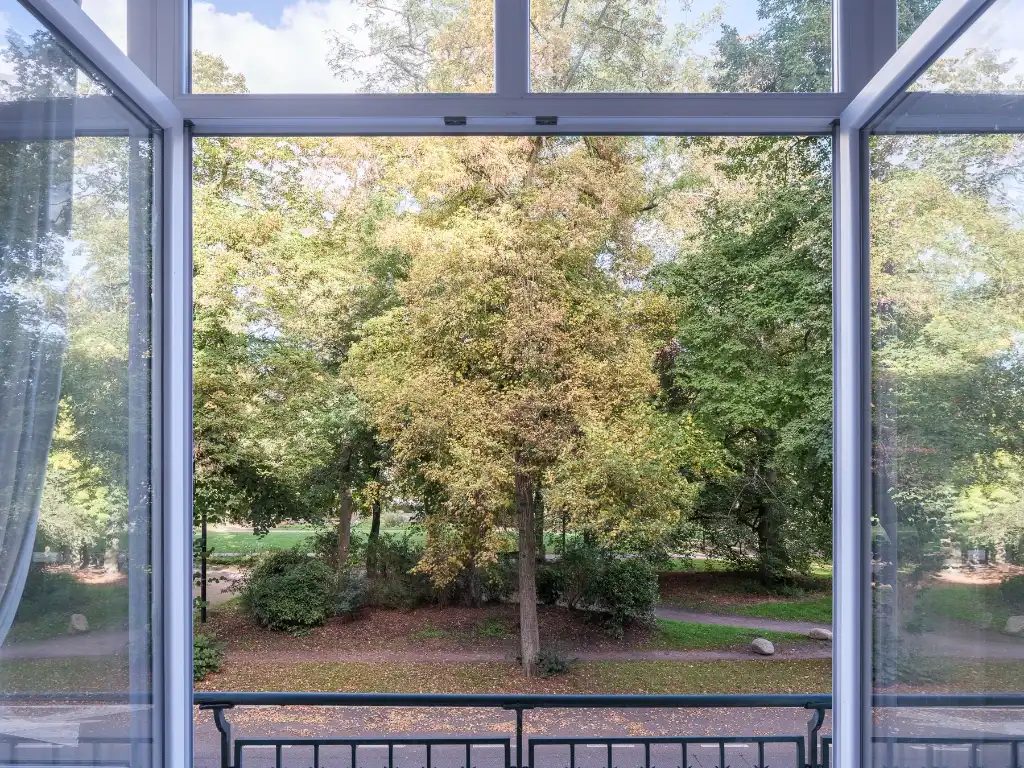 Statige, karaktervolle stadswoning met zicht op het Zuidpark foto 2