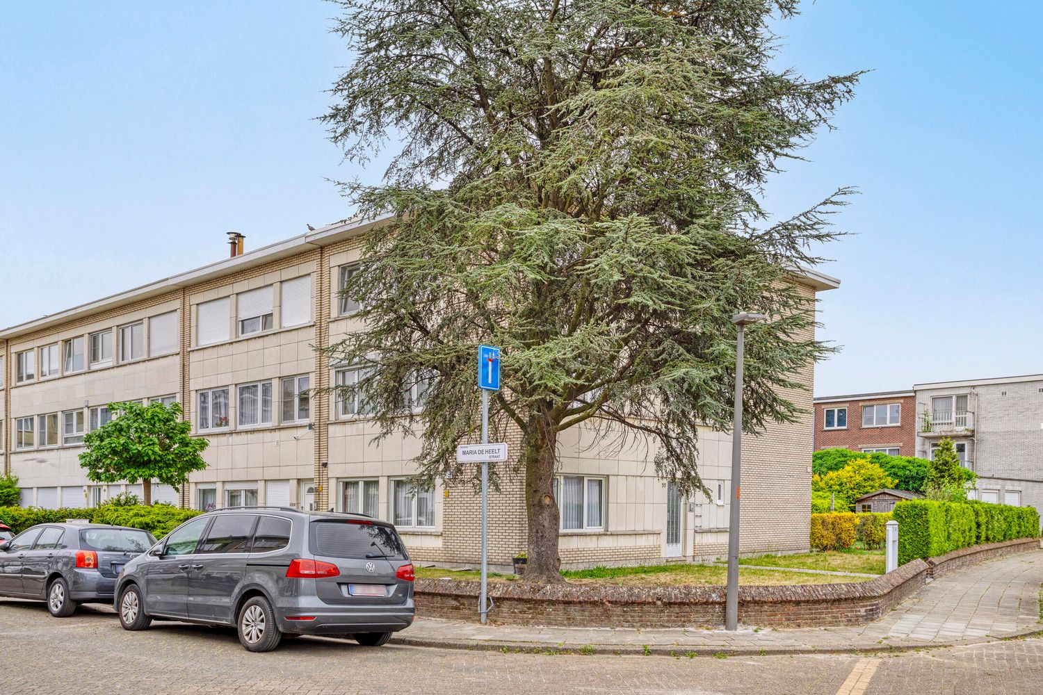 Te renoveren gelijkvloers appartement met 2 slaapkamers en tuin! foto 2