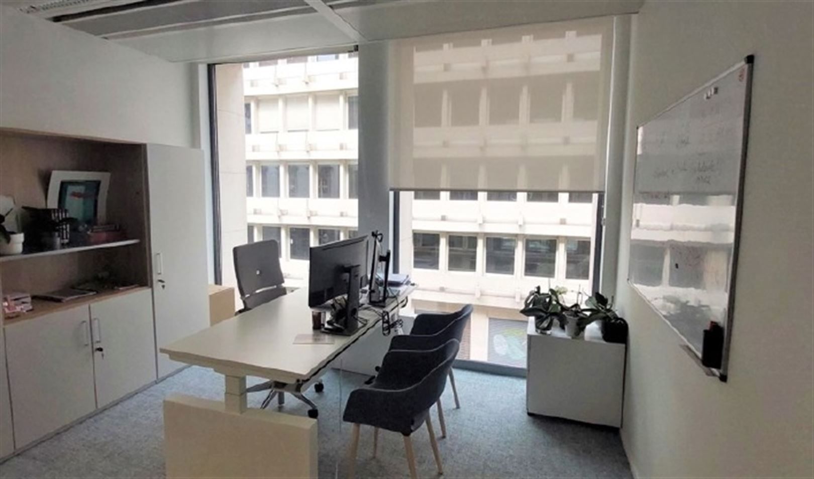 MONTOYER 47: kantoor te huur van 583 m² foto 8