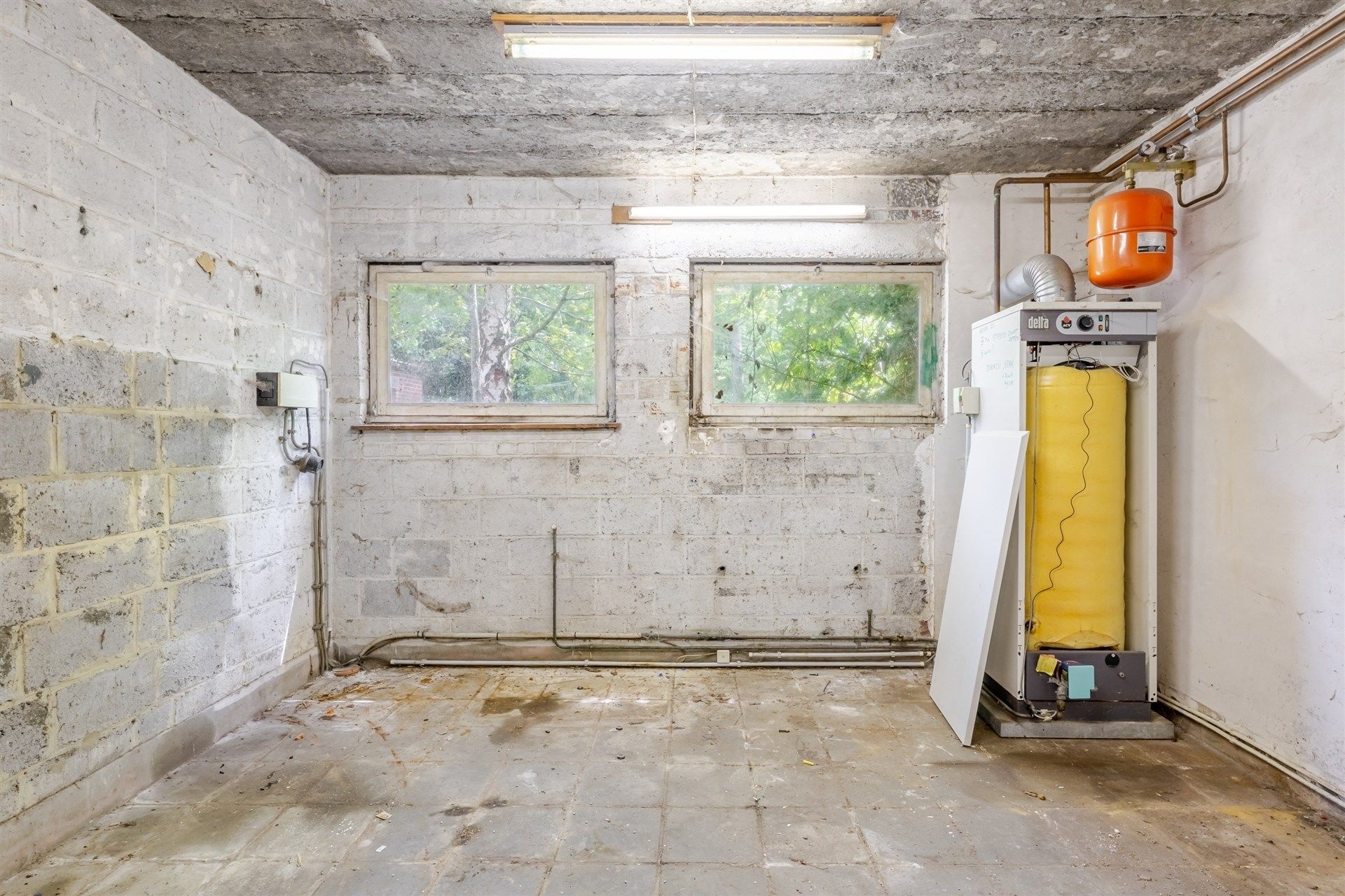 Halfopen renovatiewoning met  verdere mogelijkheden in centrum Wetteren foto 14