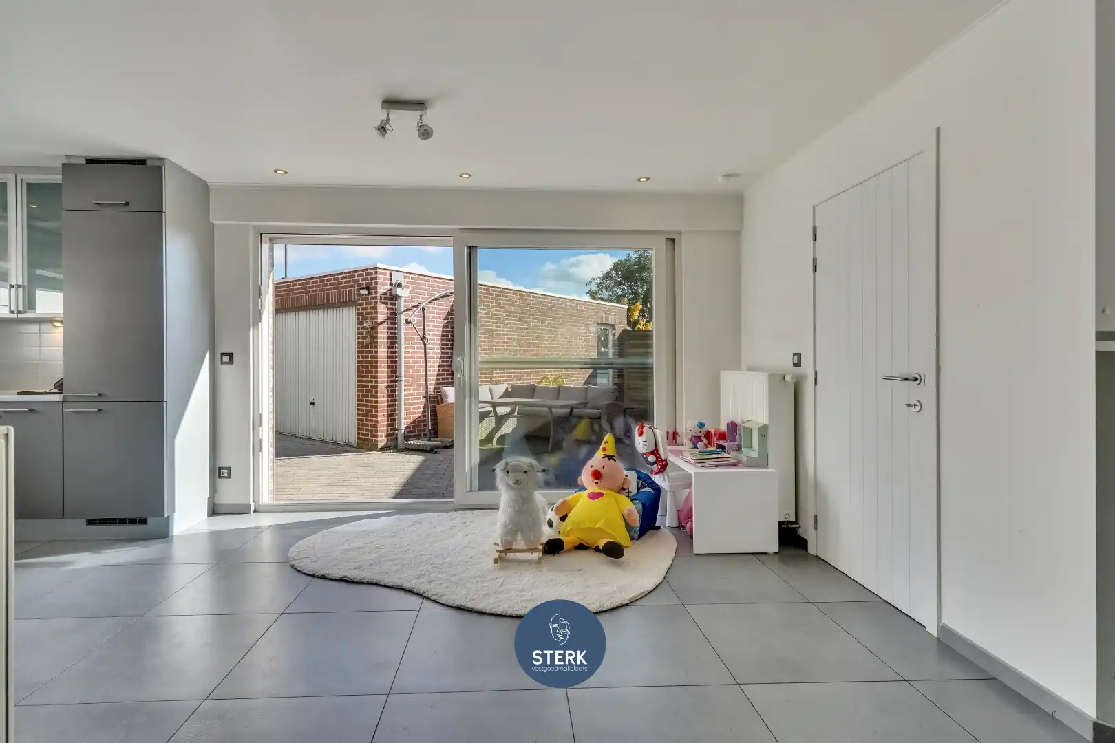 INSTAPKLARE WONING MET 3 SLPKS OP EEN CENTRALE LOCATIE TE MAASMECHELEN !  foto 8