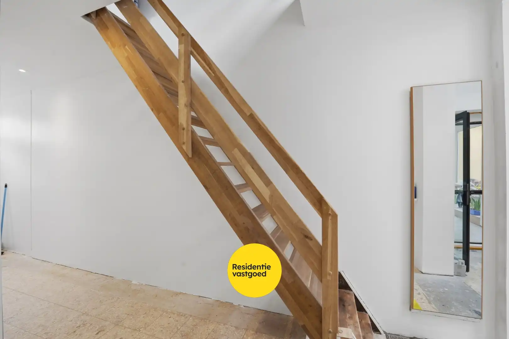 Verder af te werken woning in centrum Oudenburg foto 11