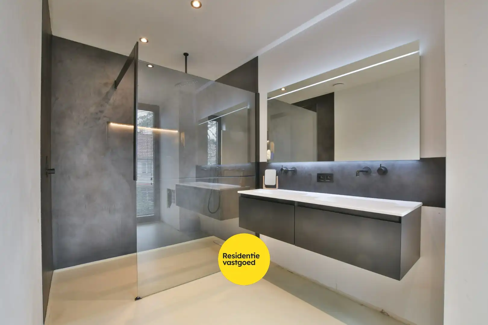 Exclusieve koppelvilla van 348 m² met 6 slaapkamers in rustige woonwijk foto 15