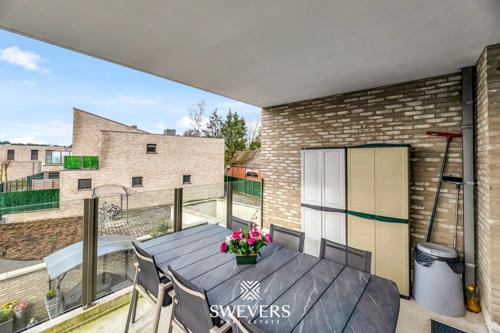 Modern, instapklaar appartement met balkon en terras op rustige locatie in Heppen foto 24