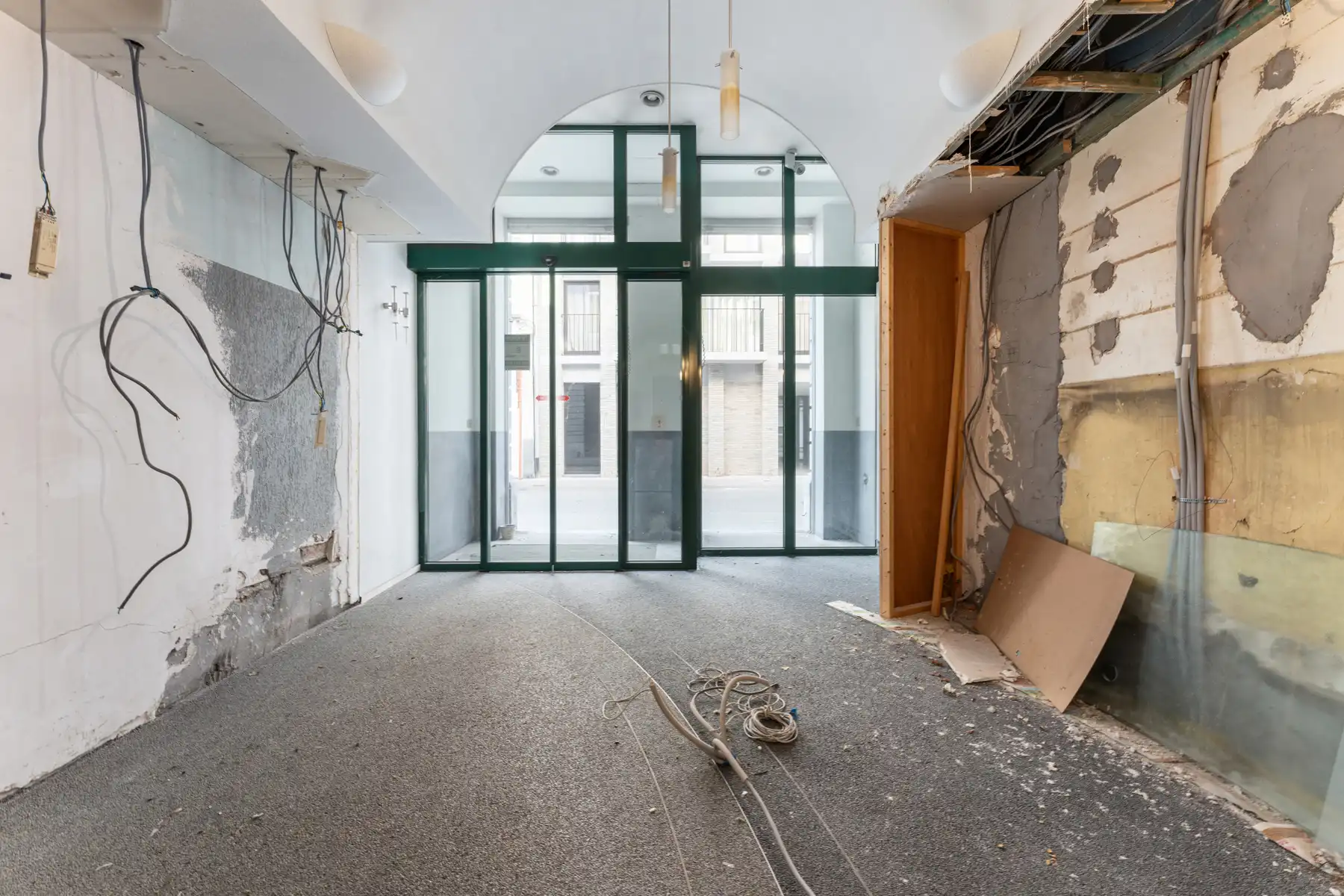 Commercieel gelegen handelshuis, voorheen apotheek. foto 19