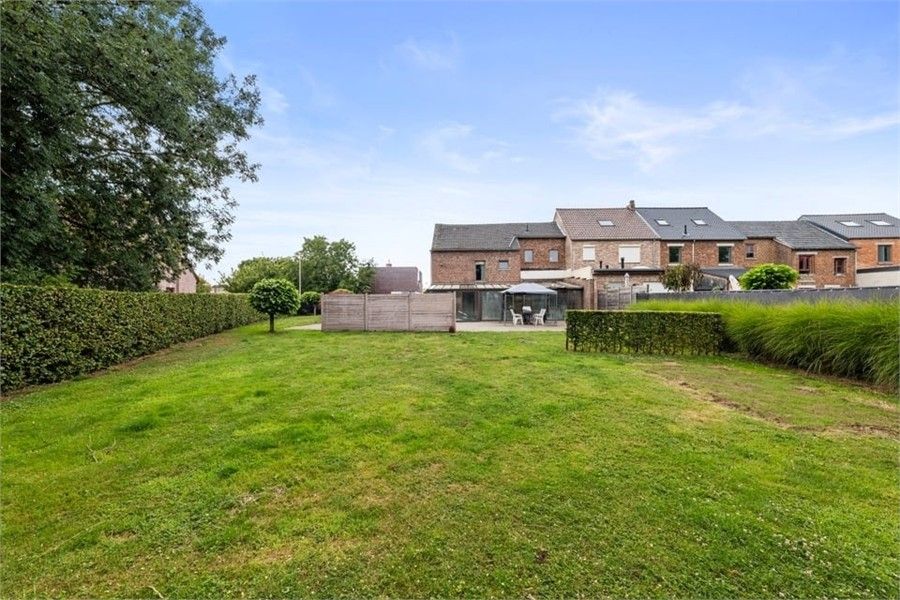 CHARMANTE GEZINSWONING OP EEN RUIM PERCEEL IN BUVINGEN foto 26