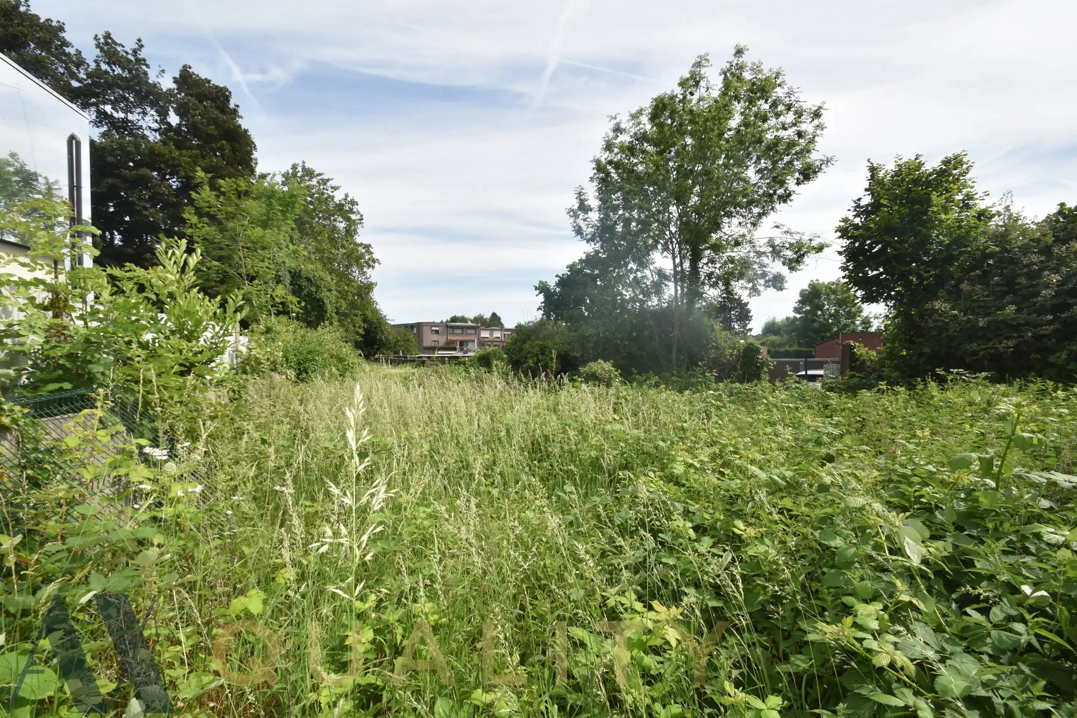 Kraktervolle te renoveren rijwoning/handelshuis met grote tuin en garage foto 2