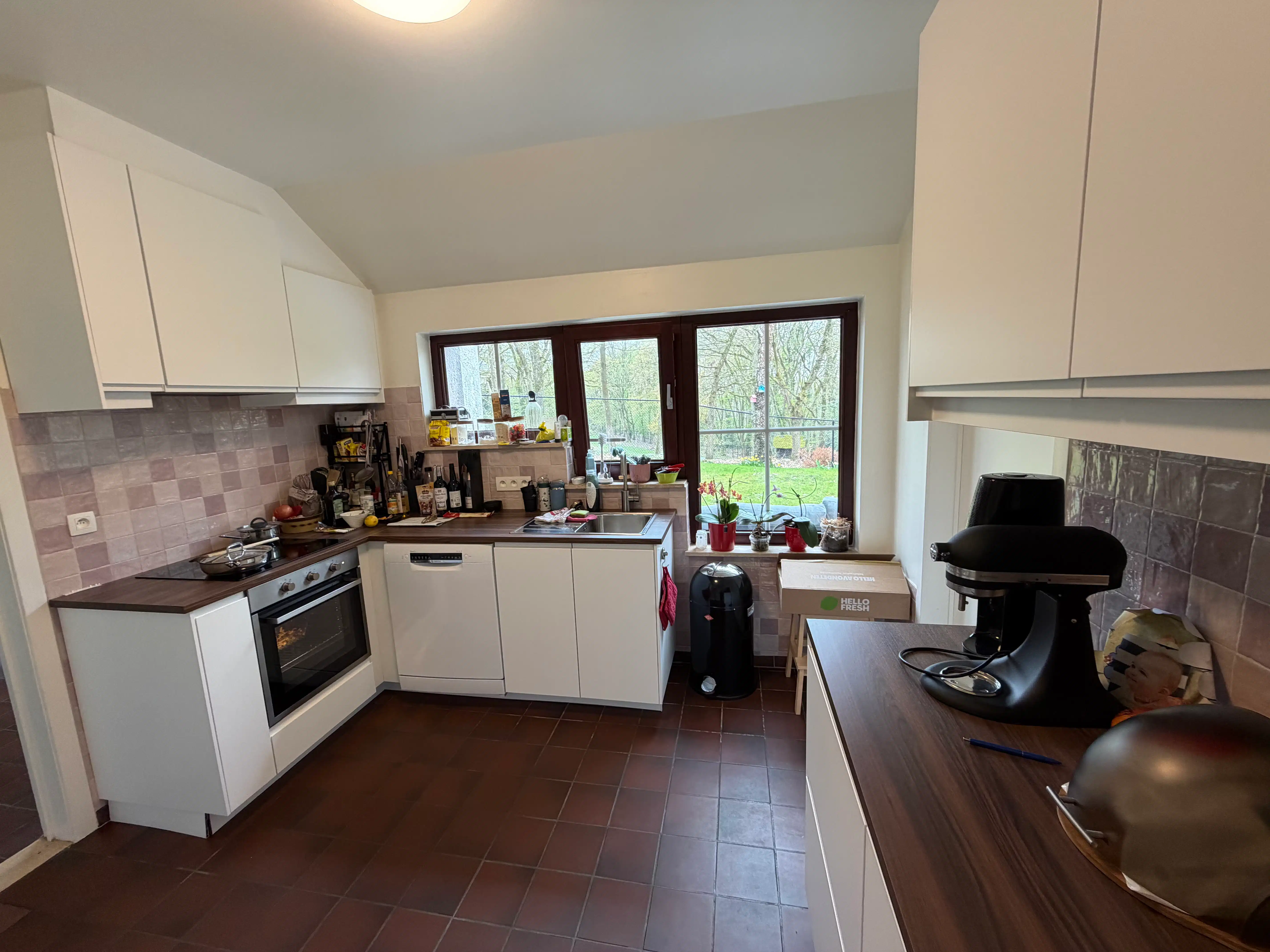 Genk, Winterslagstraat 251: Ruime gezinswoning met 3 slaapkamers, garage en zuidwest-gerichte tuin ! foto 7