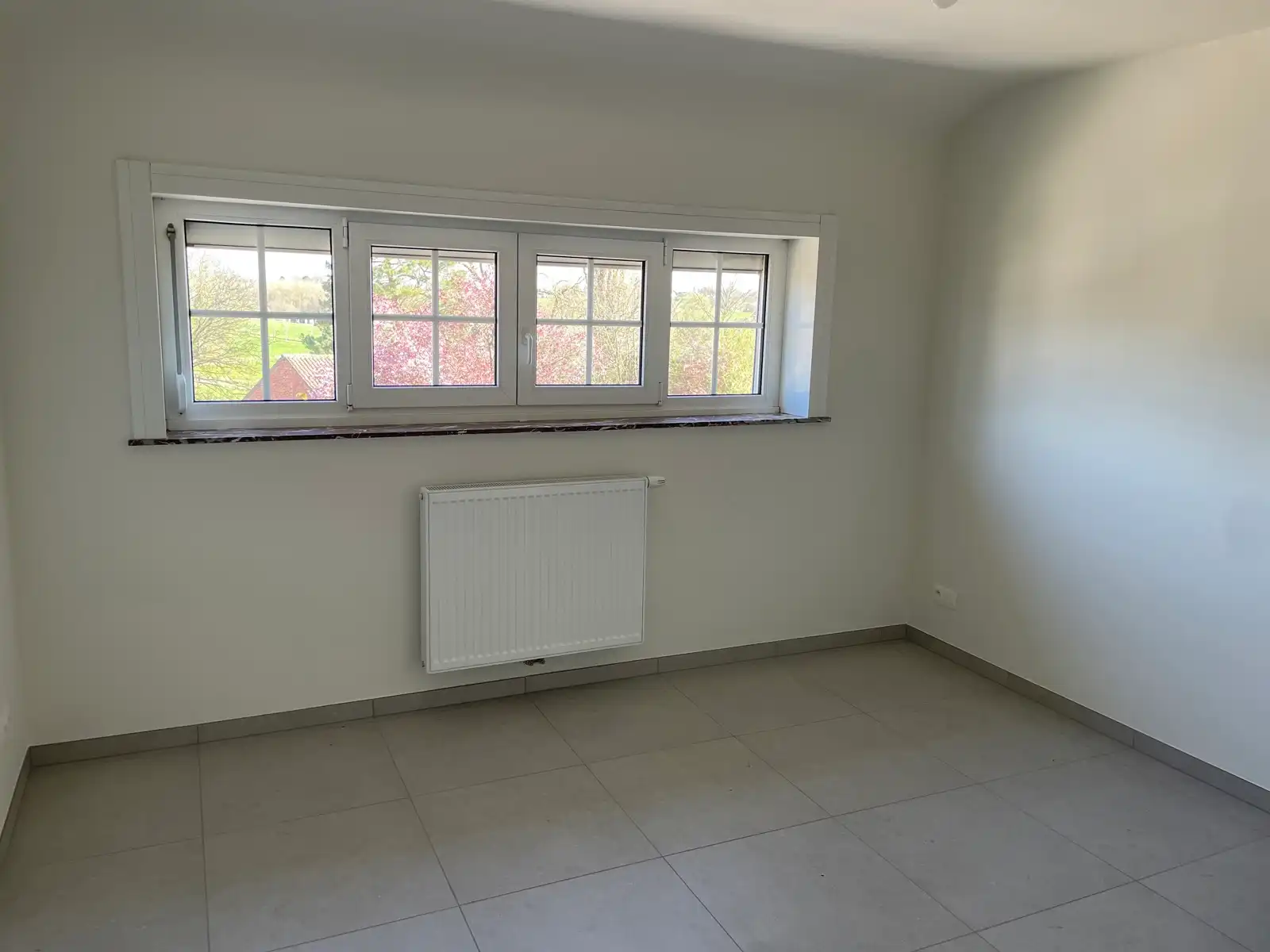 Leemans Immobiliën stelt u deze volledig gerenoveerde woning voor, gelegen op een gegeerde en centrale locatie in Asse. foto 12