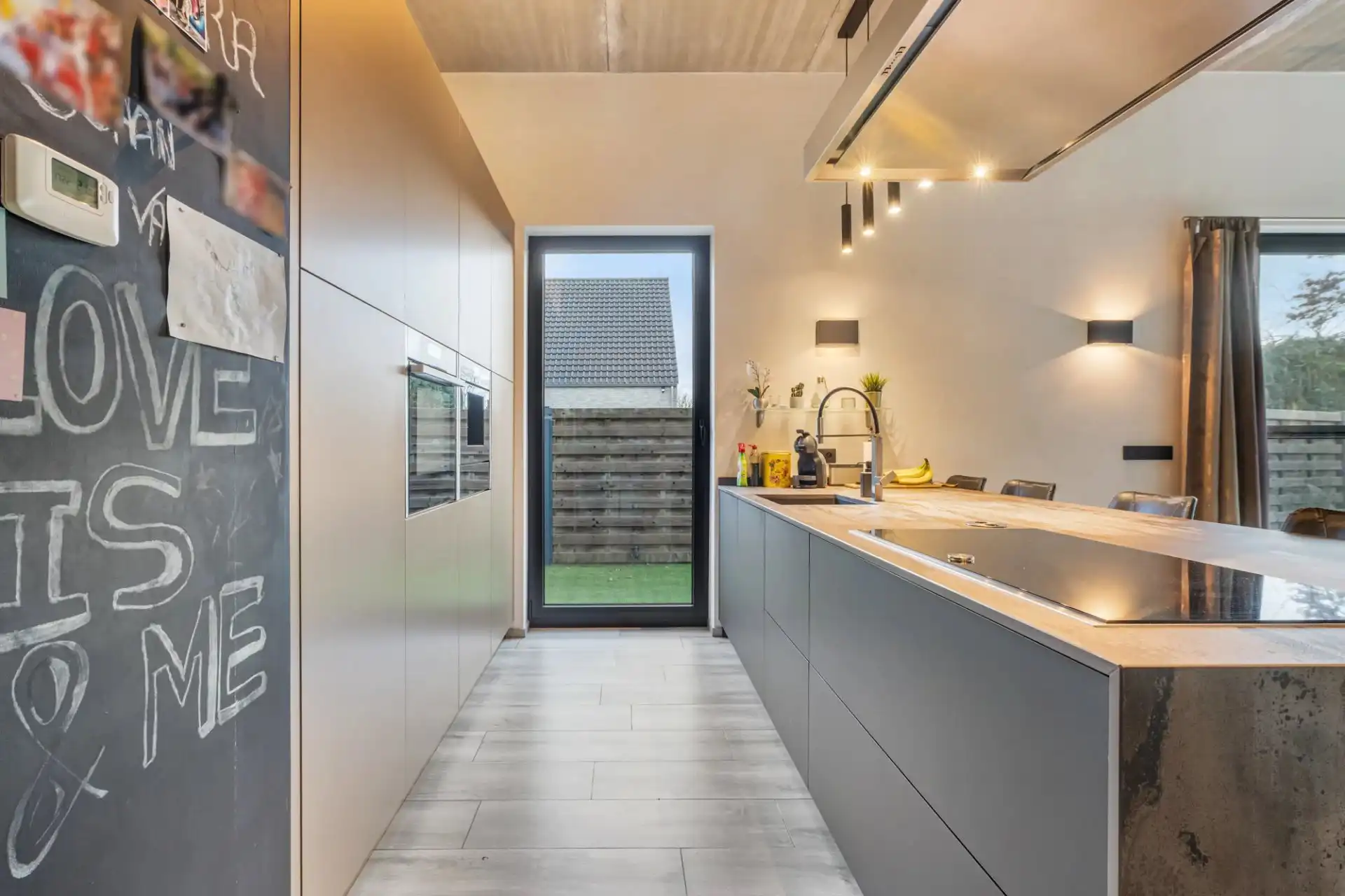 Moderne woning met zwembad in Koersel foto 6