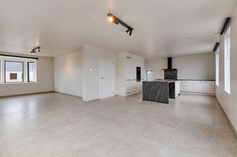 Luxe appartement met terras en parkeerplaats. foto 2