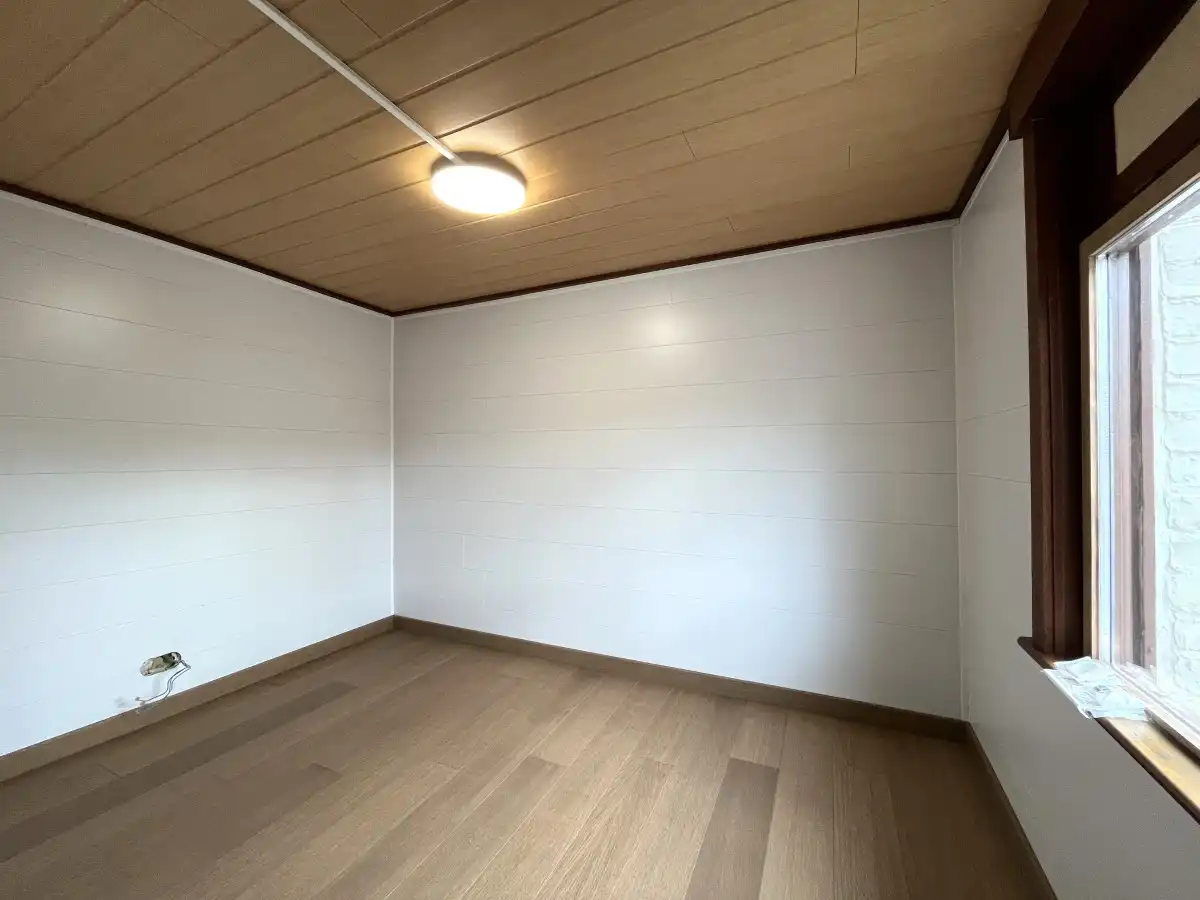 Zonnebeke – Volledig gerenoveerde woning met tuin foto 11