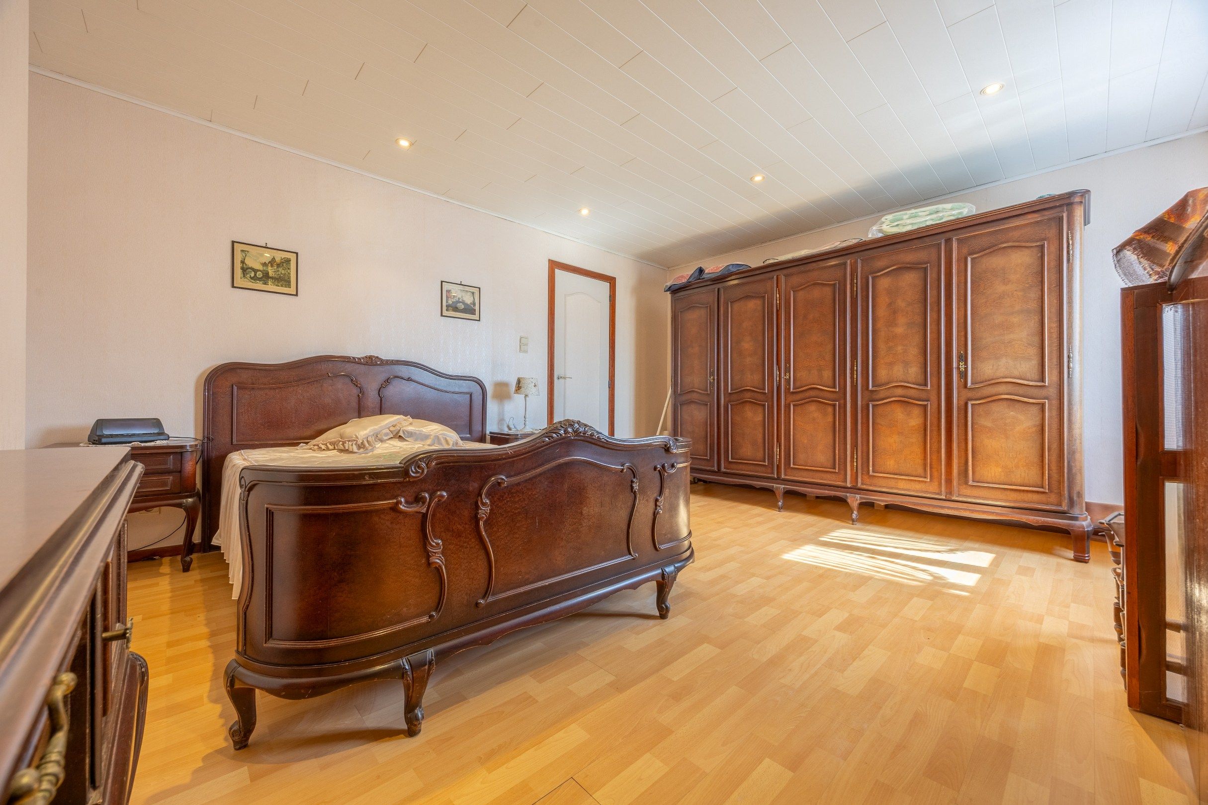 Ruime woning met potentieel en uitstekende ligging! foto 13