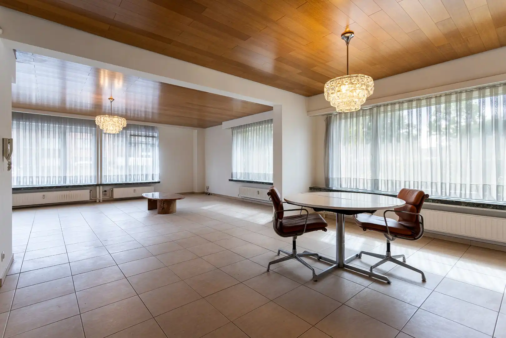 Gelijkvloers appartement (142m²) met 2 slpk & mogelijkheid tot aankoop garage of staanplaats! foto 8