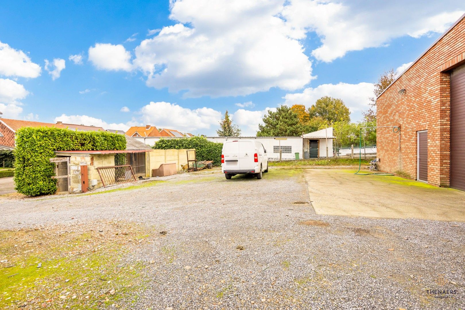 Zeer ruime woning met zes slaapkamers en loods van 400m2 foto 27