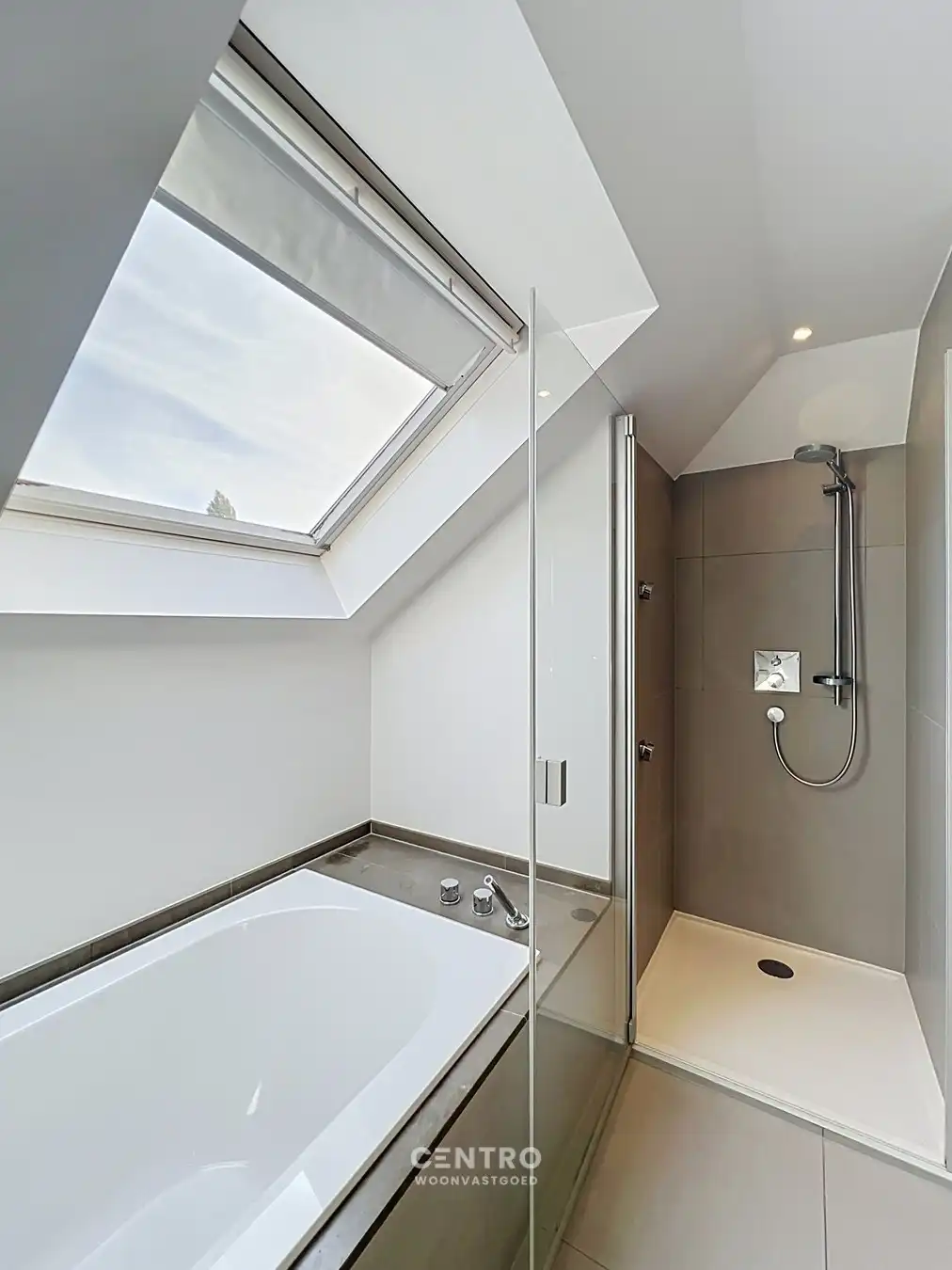EXCLUSIEVE VILLA MET RUIME KANTOORVLEUGEL OP 1.191 M² – LUXE, RUIMTE EN VEELZIJDIGHEID! foto 17