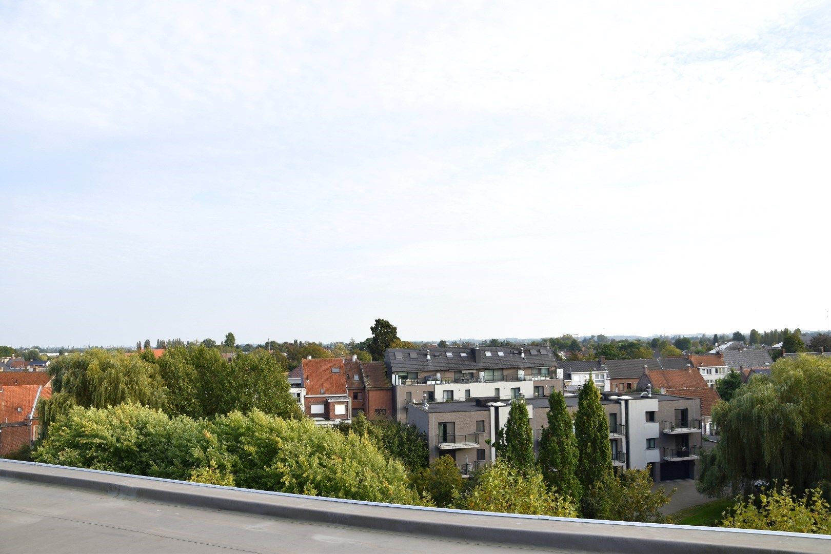 Vernieuwde penthouse met 2 slaapkamers te koop in hartje Gullegem foto 14