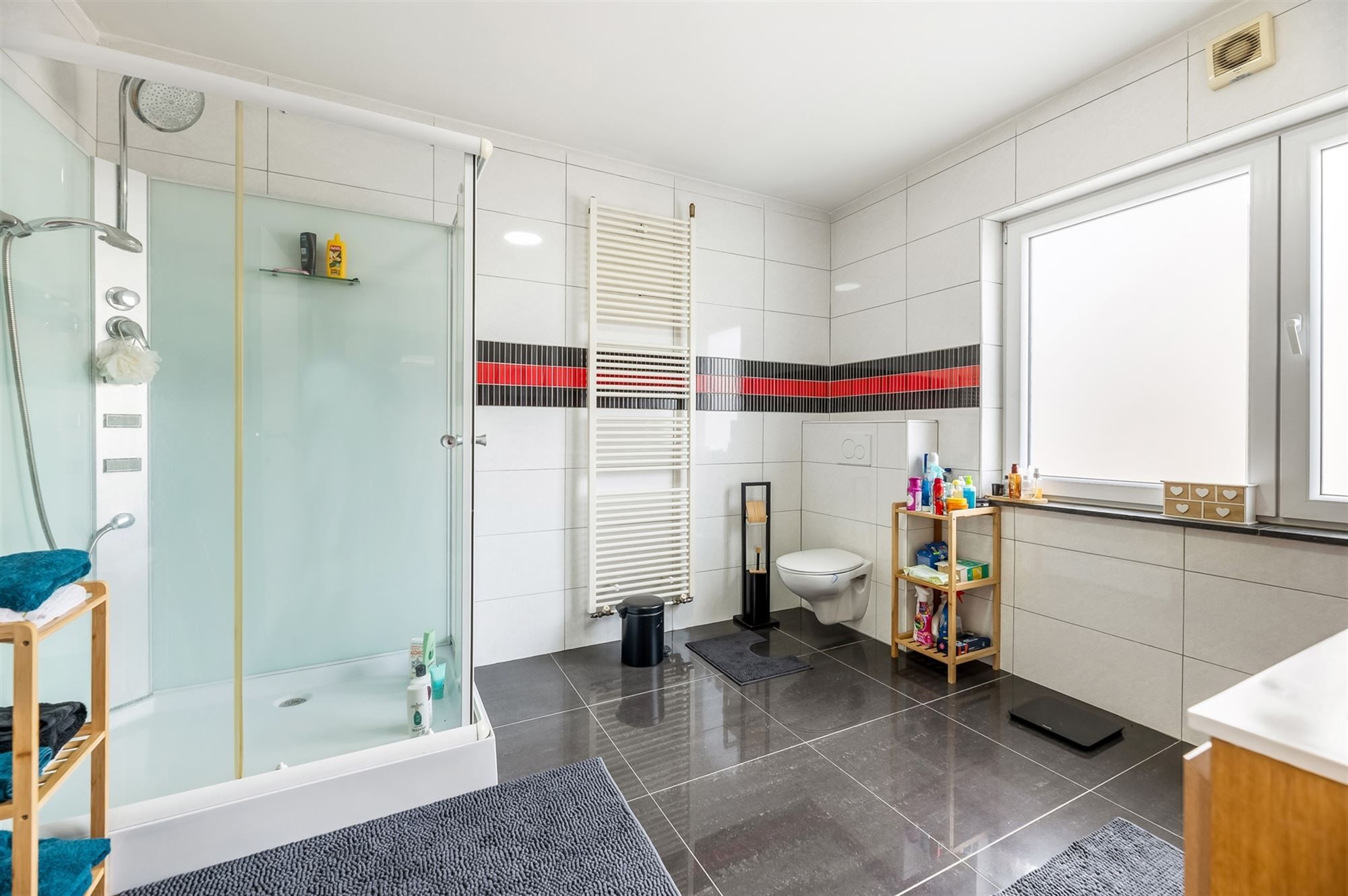 GOED ONDERHOUDEN EN RECENT GERENOVEERDE WONING TE HEPPEN foto 17