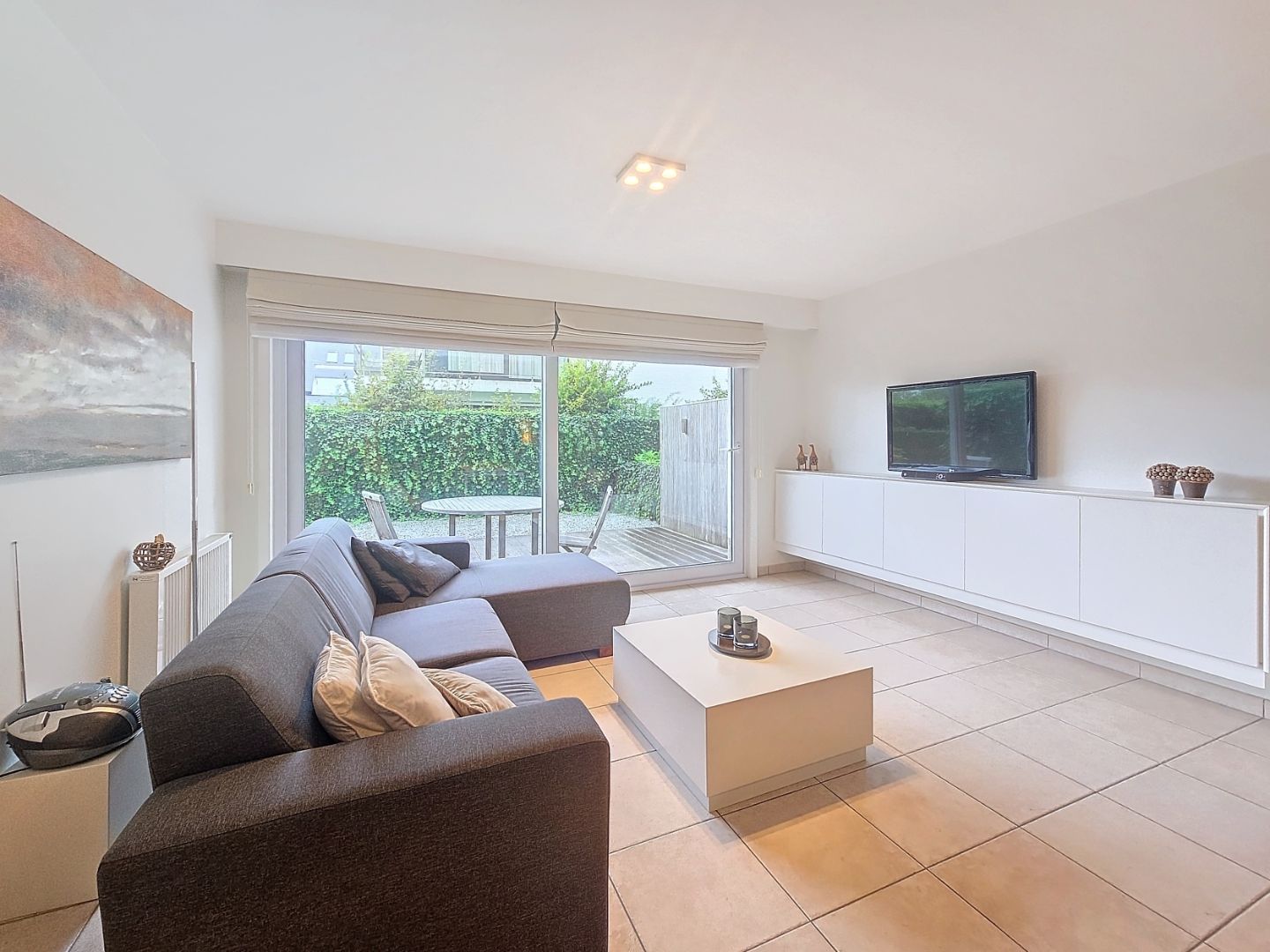 Instapklaar villa-appartement met groot terras op 300m van zee te Nieuwpoort foto 3