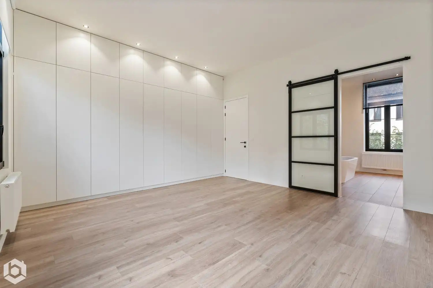 Gerenoveerd herenhuis met 4 slpkrs, 2 badkamers en stadstuin vlakbij Park Spoor Noord foto 7
