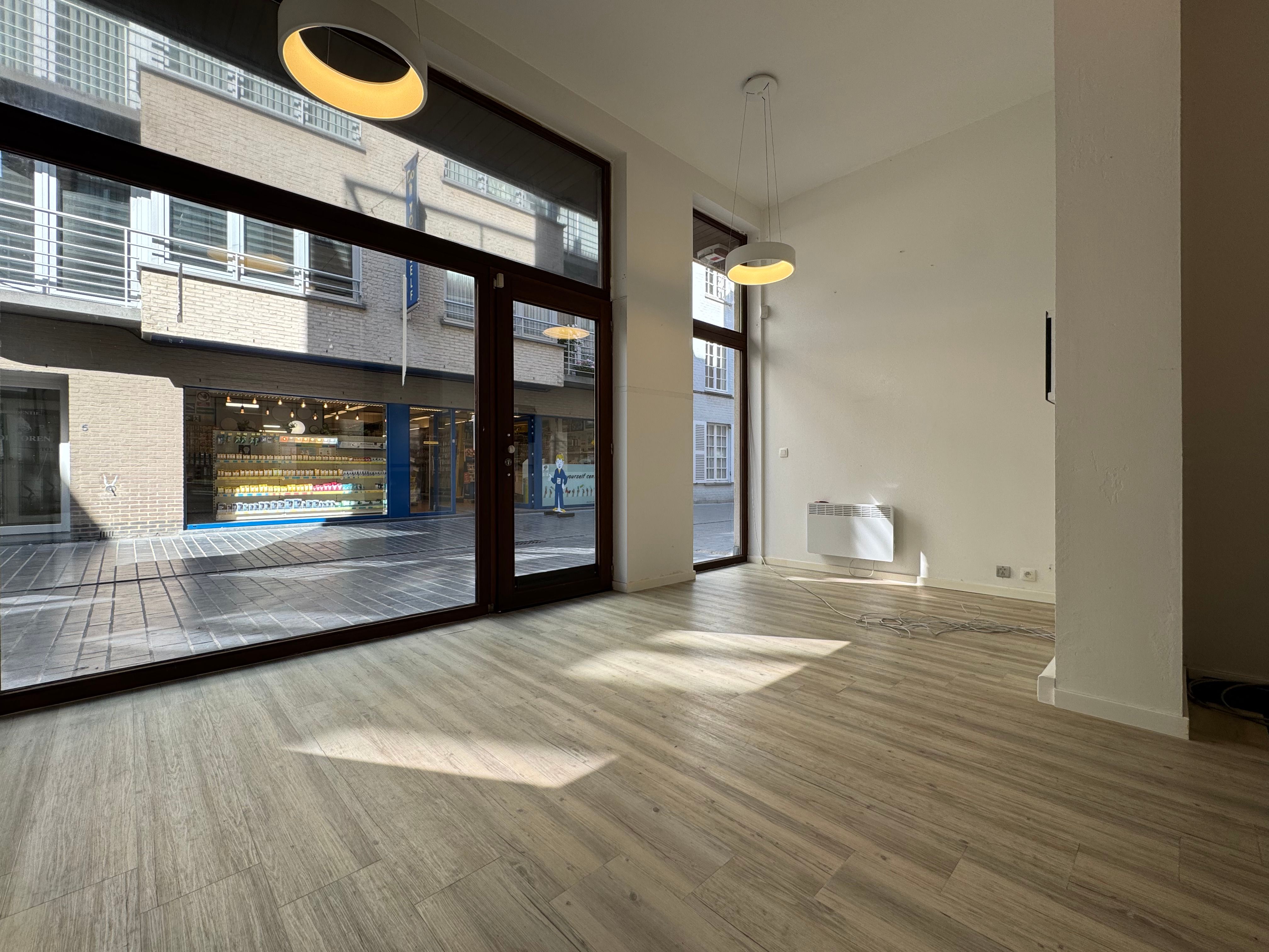 Handelsgelijkvloers 56m² foto 4