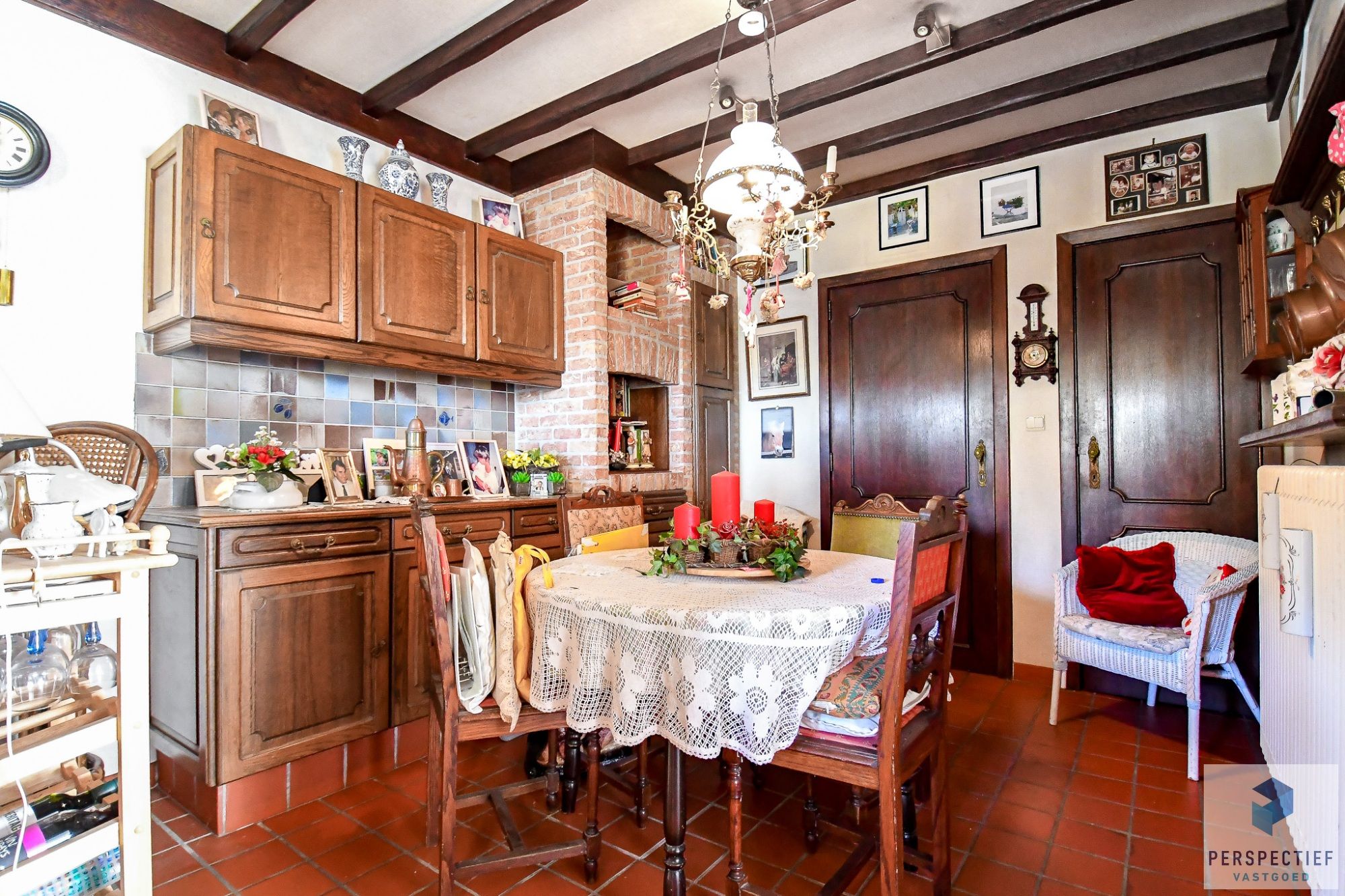 Ruime te renoveren woning met grote tuin op 858m² foto 8