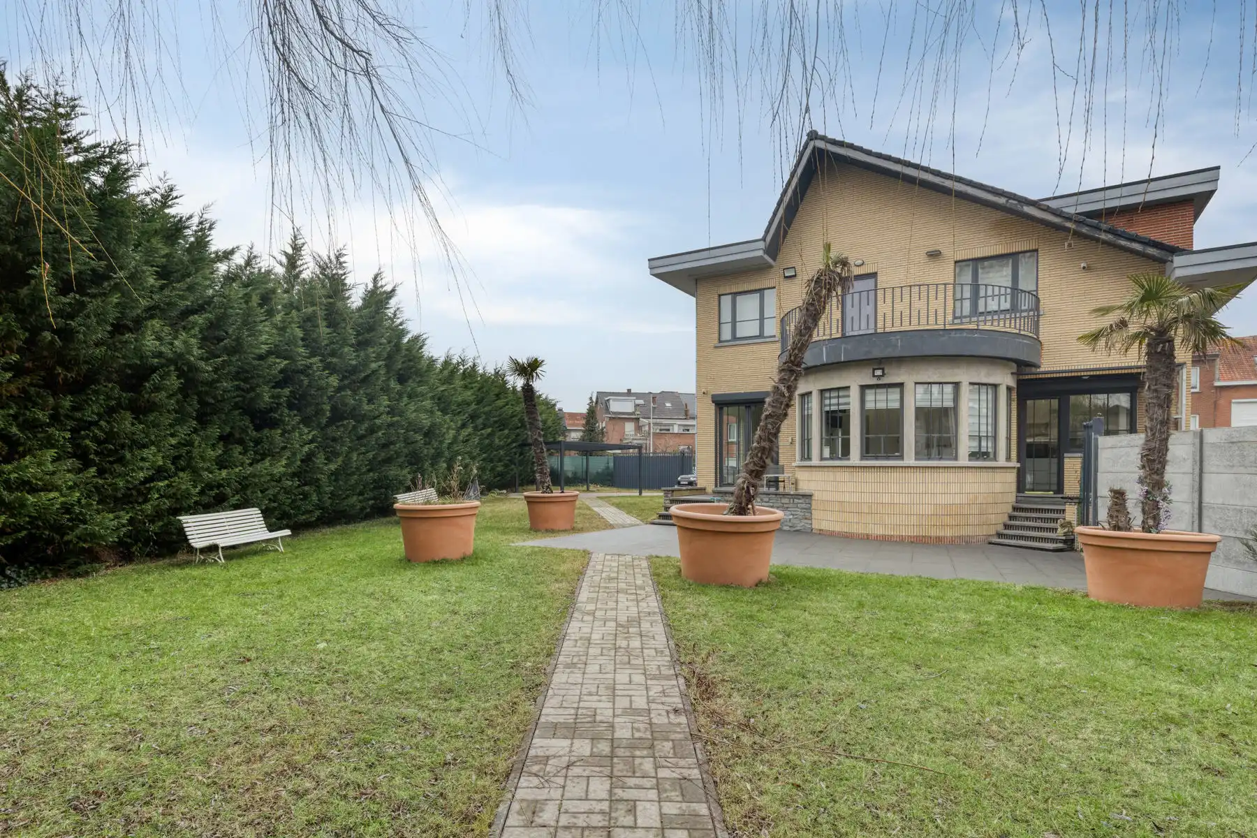 Gerenoveerde woning met 5 slaapkamers en tuin foto 26