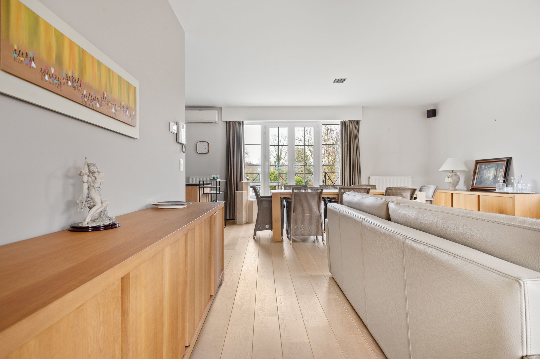 Duplexappartement met groot terras, zolder & 2 staanplaatsen foto 8
