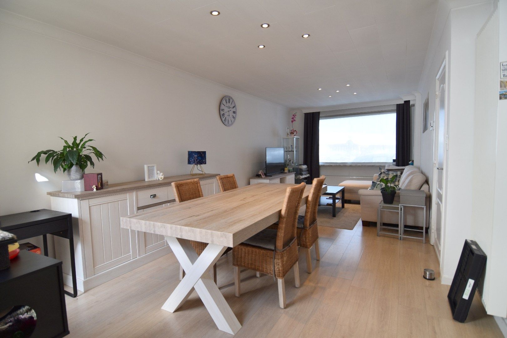 Volledig vernieuwde woning met twee slaapkamers en centrale ligging foto 4