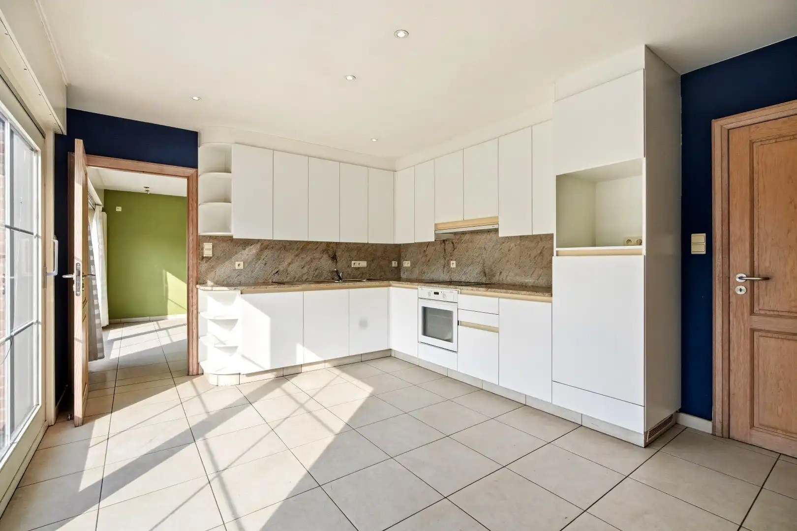Ruime halfopen woning met 5 slaapkamers te koop in Werken met garage en ruime tuin! foto 9