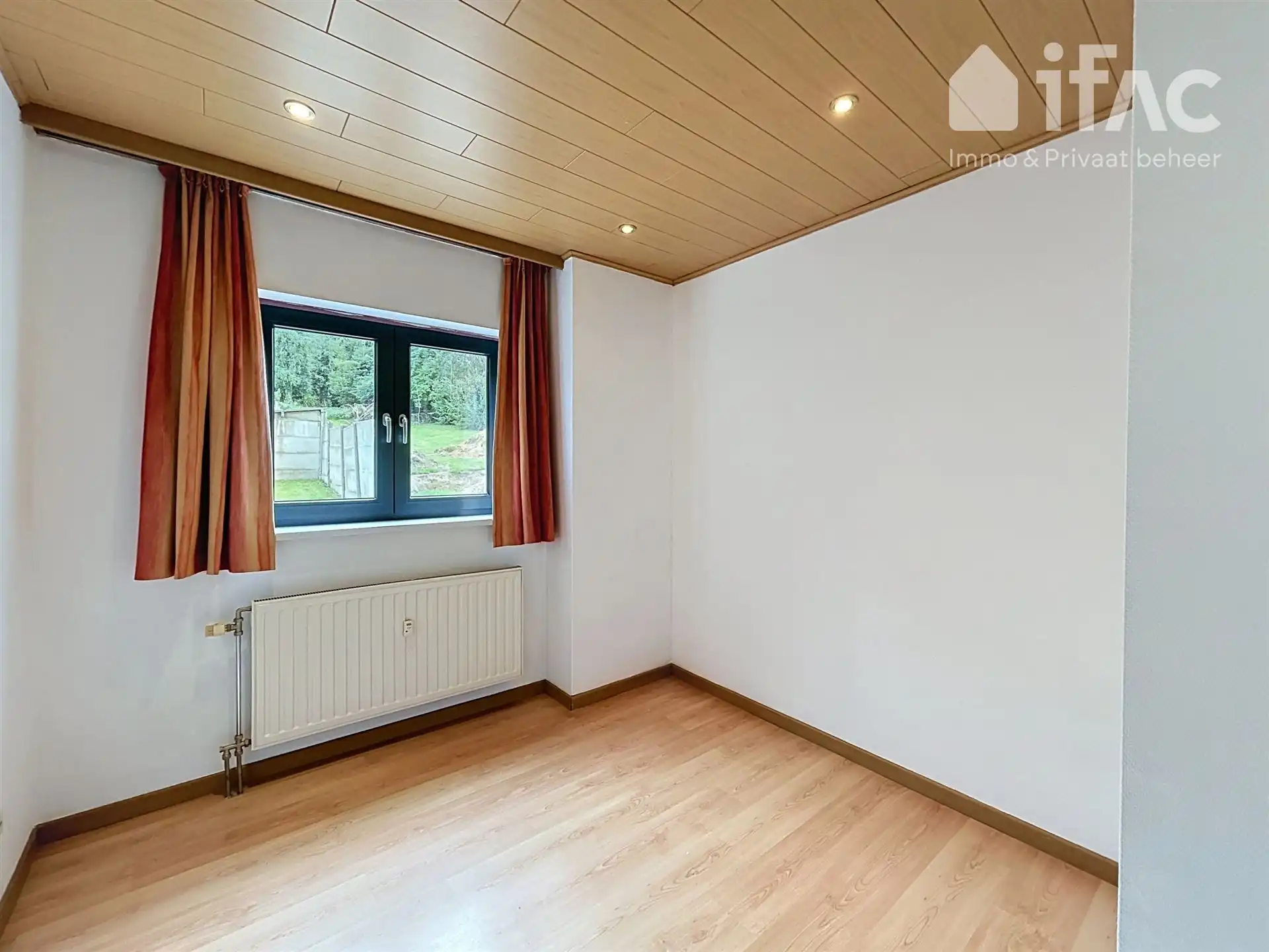 Fijn gelegen 2 slaapkamer appartement met tuin foto 16